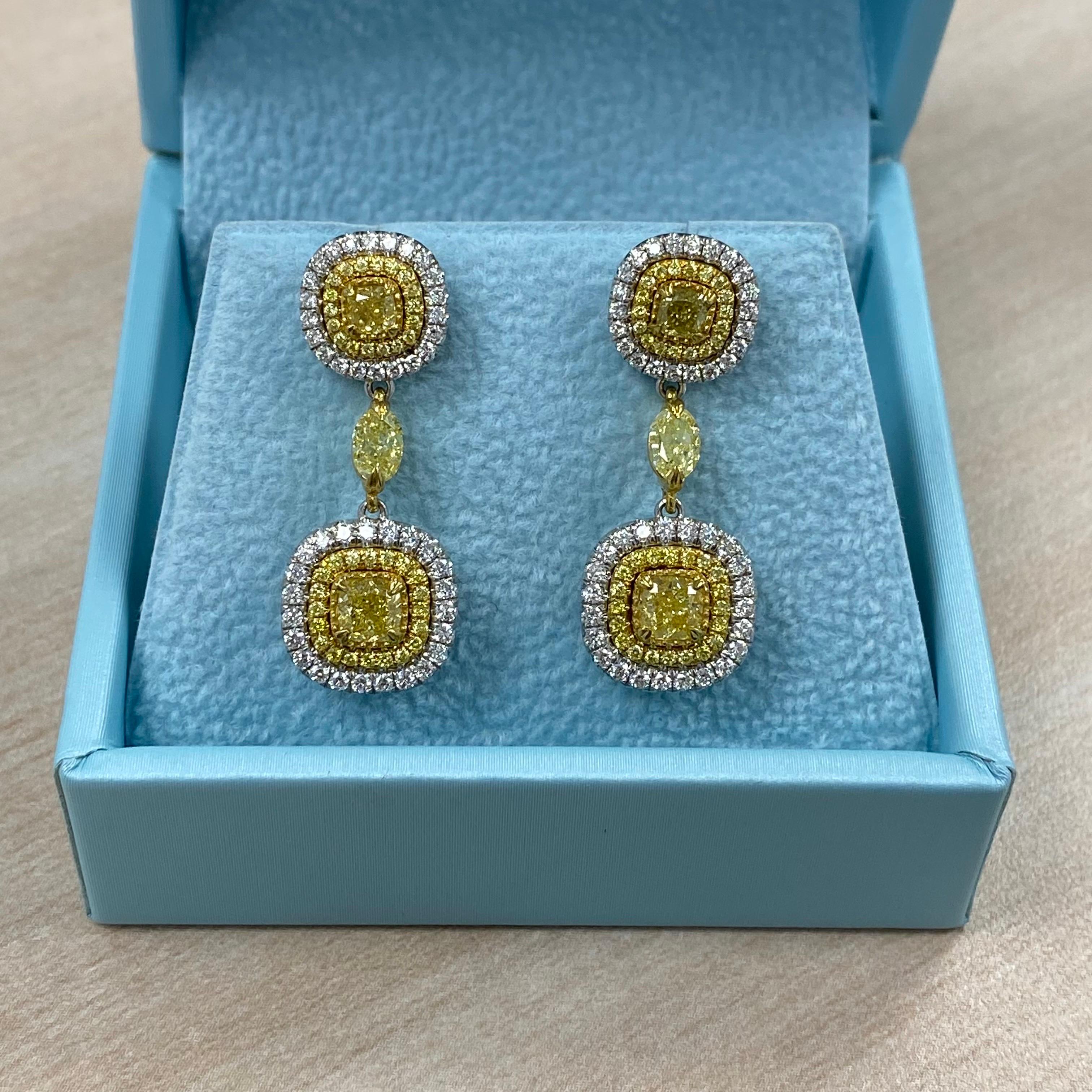 2.84CT Fancy Yellow Cushion Diamond Drop Ohrringe 14k Weißgold, Brautschmuck (Kissenschliff) im Angebot