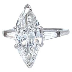 2.84ct Natural Marquee Shaped Diamond Ring with 0.35ct Baguettes Diamonds