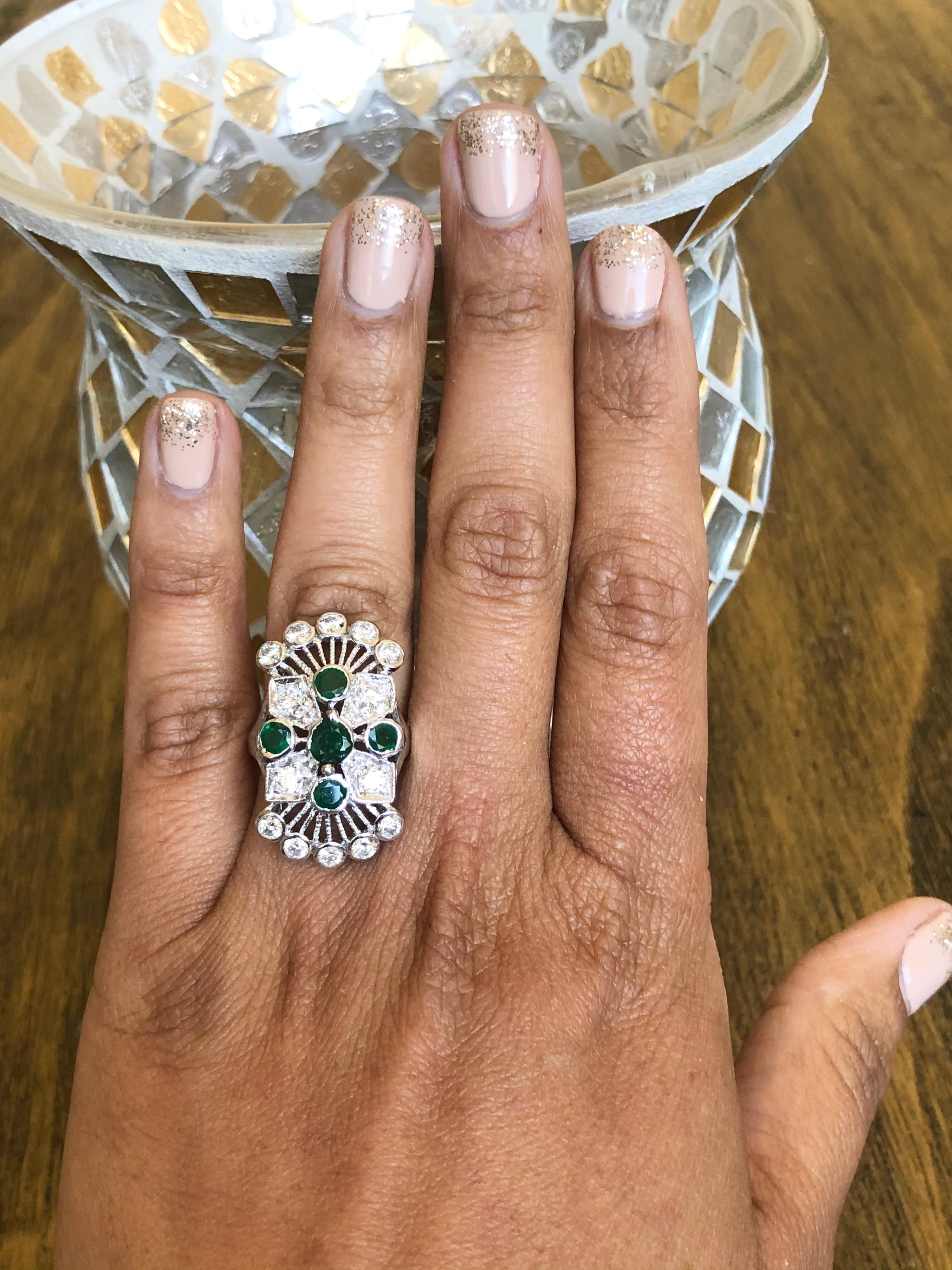 2.85 Carat Emerald and Diamond 14 Karat White Gold Cocktail Ring For Sale 3