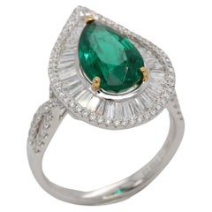 2.85 Carat Emerald and Diamond Wedding Ring in 18 Karat Gold