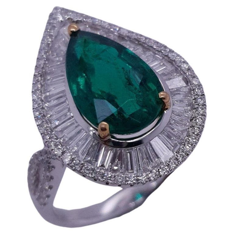 2.85 Carat Emerald and Diamond Wedding Ring in 18 Karat Gold For Sale ...
