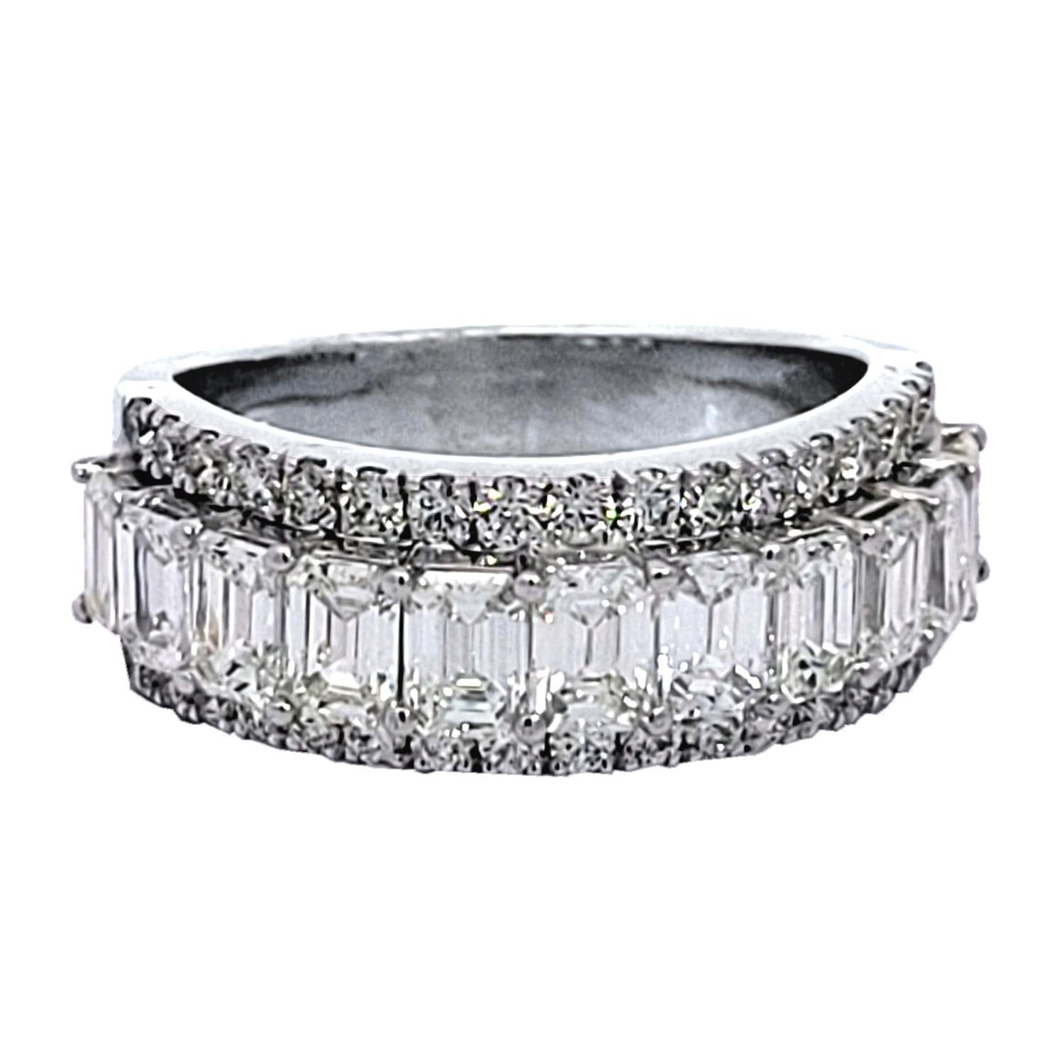 Experience timeless sophistication with this stunning Diamond Anniversary Ring. Perfectly crafted to symbolize everlasting love, its shimmering diamonds exudes luxury and elegance, making it the quintessential wedding or anniversary ring. 

The Ring