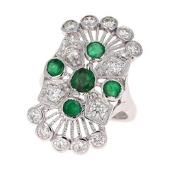 Bague de cocktail en or blanc avec émeraude de 2.85 carats et diamant