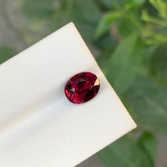 2,85 carati di eccellente tormalina rubellite sfaccettata di forma ovale