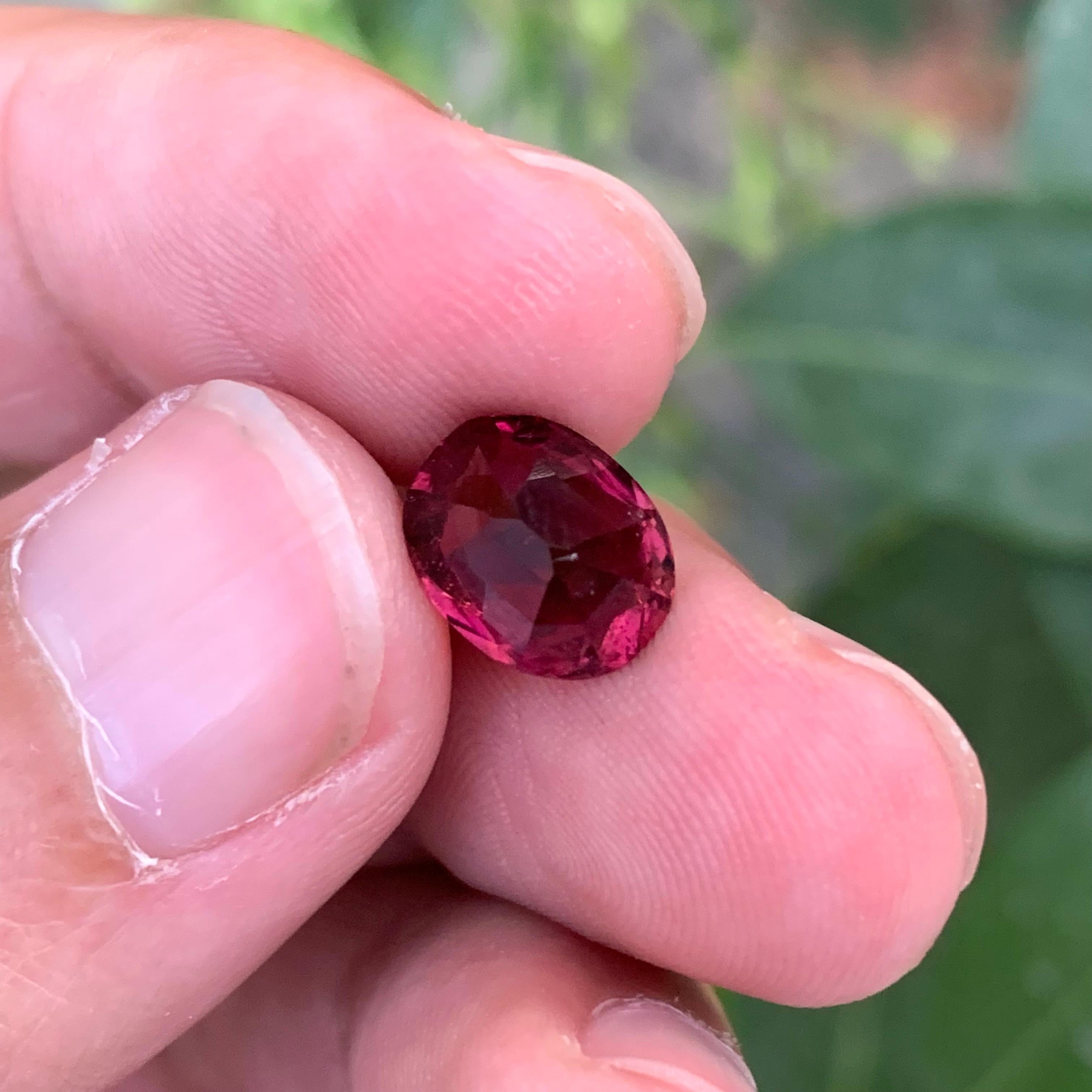 2.85 Carat Excellent Tourmaline Rubellite Faceted Oval Shape Gemstone en vente 3