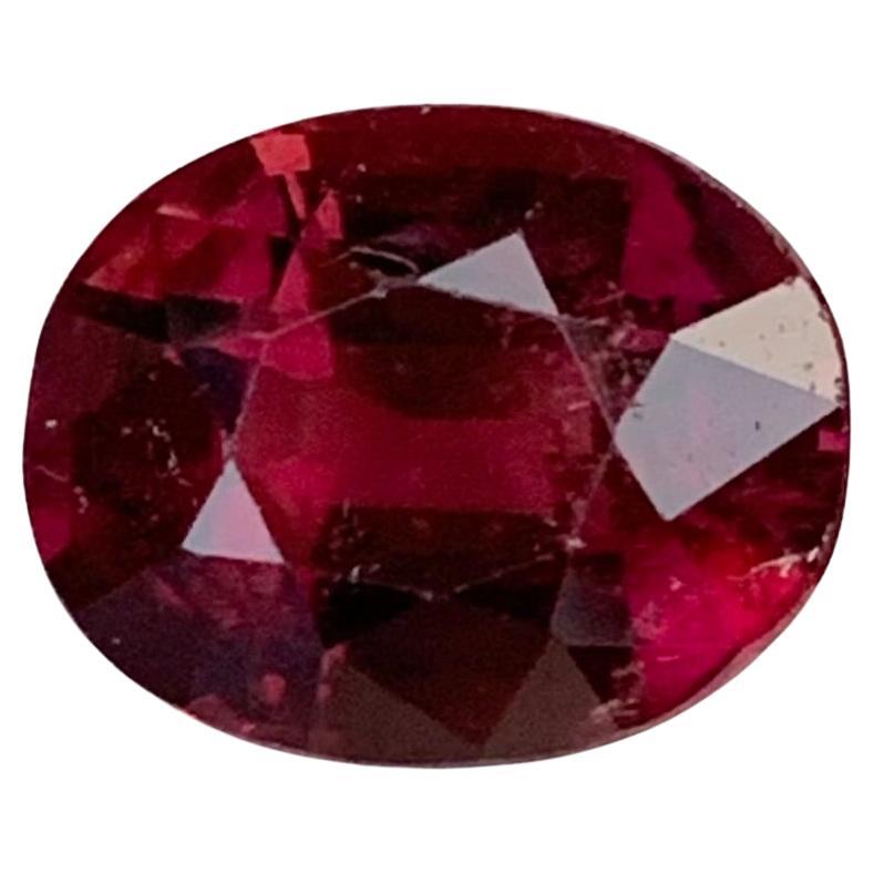 2,85 carati di eccellente tormalina rubellite sfaccettata di forma ovale