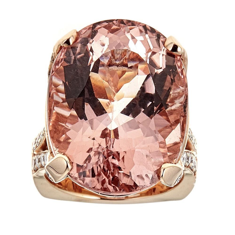 Anillo solitario de oro rosa de 18 quilates con diamantes y Morganita de 28,5 quilates engastado con garras talla 6,5

Precioso anillo de gema Morganita y diamantes. Lujoso y único en su especie. Con una morganita ovalada que brilla con luz propia,