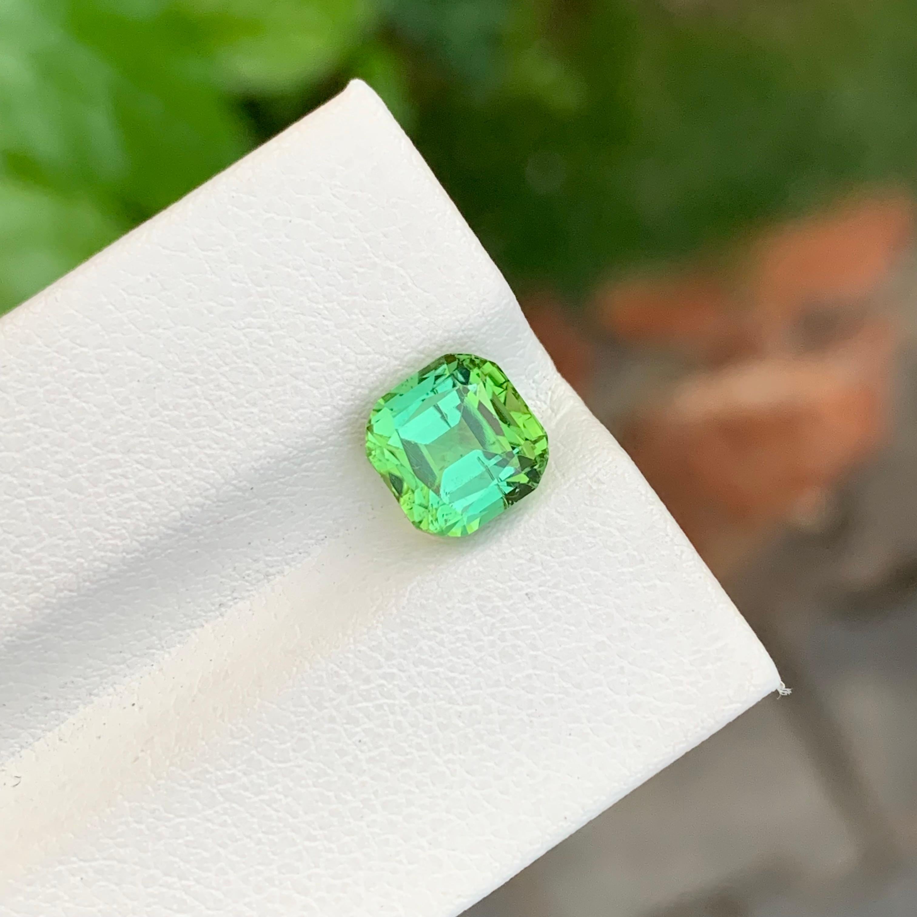 2.85 Carat Natural Bright Green Loose Tourmaline Cushion Shape Gem For Jewellery For Sale 5