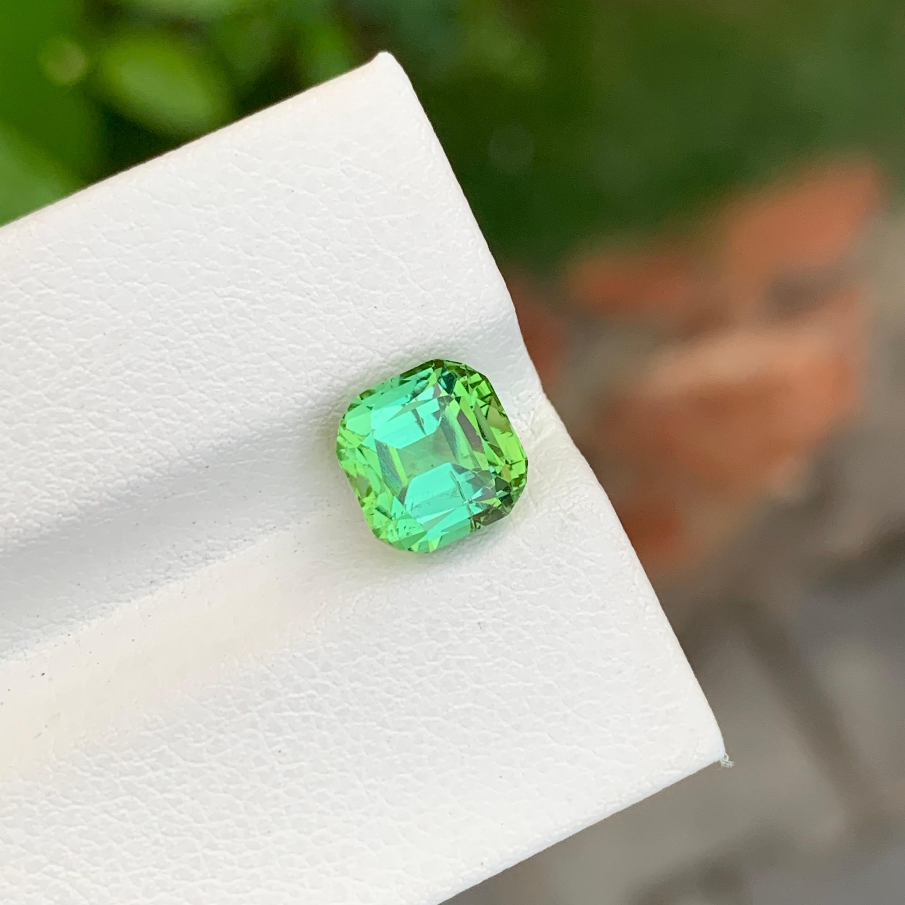 2.85 Carat Natural Bright Green Loose Tourmaline Cushion Shape Gem For Jewellery For Sale 1