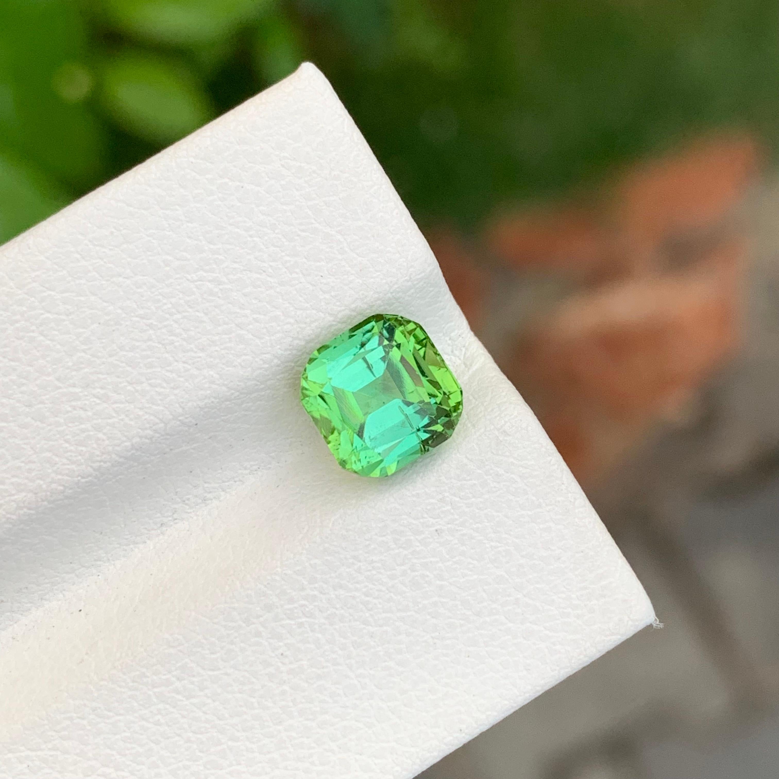 2.85 Carat Natural Bright Green Loose Tourmaline Cushion Shape Gem For Jewellery For Sale 2