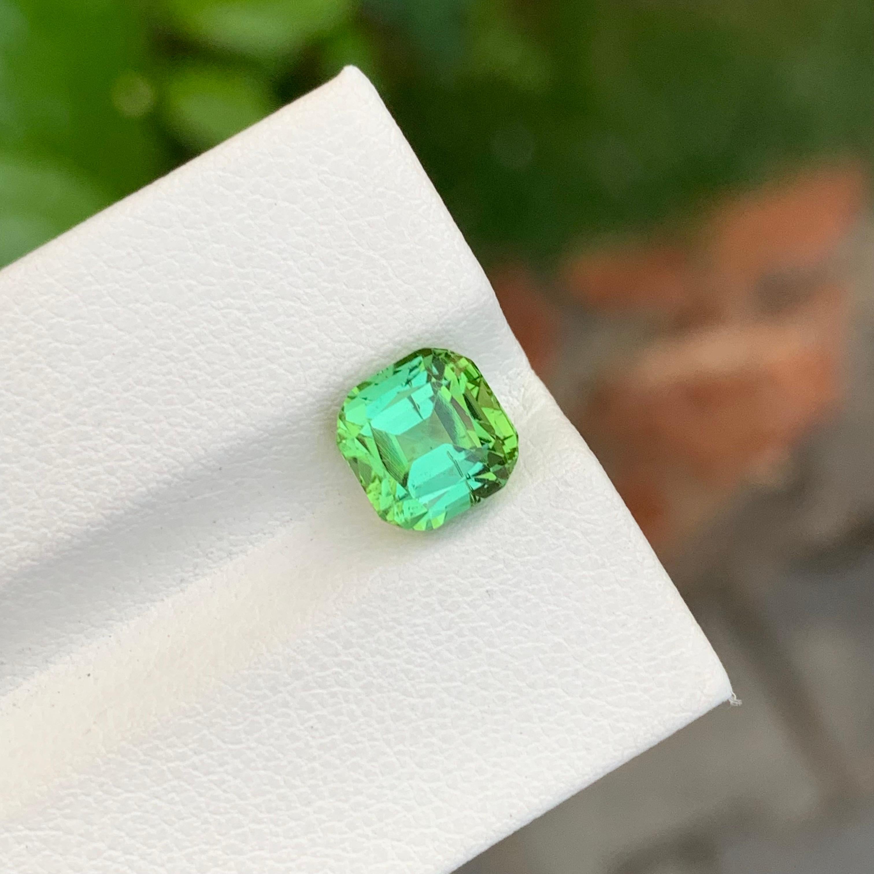 2.85 Carat Natural Bright Green Loose Tourmaline Cushion Shape Gem For Jewellery For Sale 3