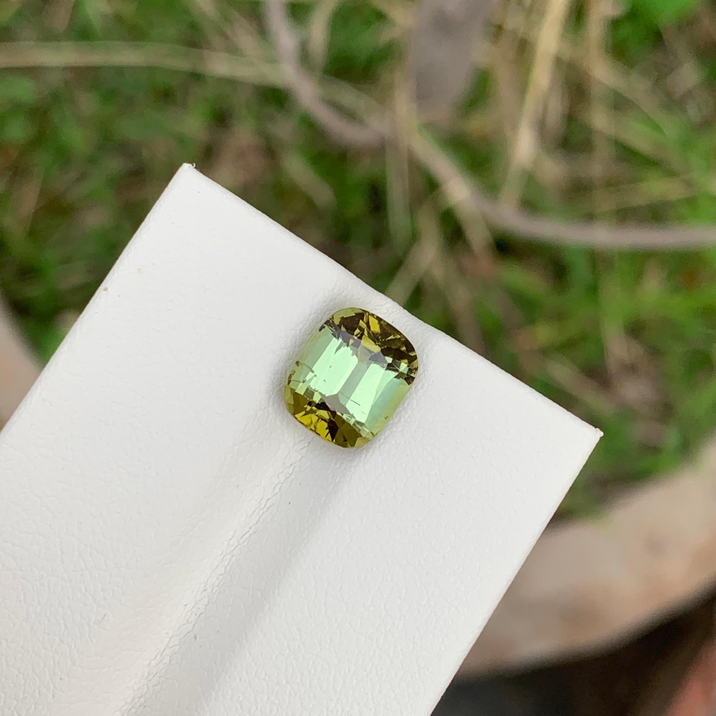 Tourmaline africaine naturelle en forme de coussin de 2.85 carats pour bijoux en vente 4