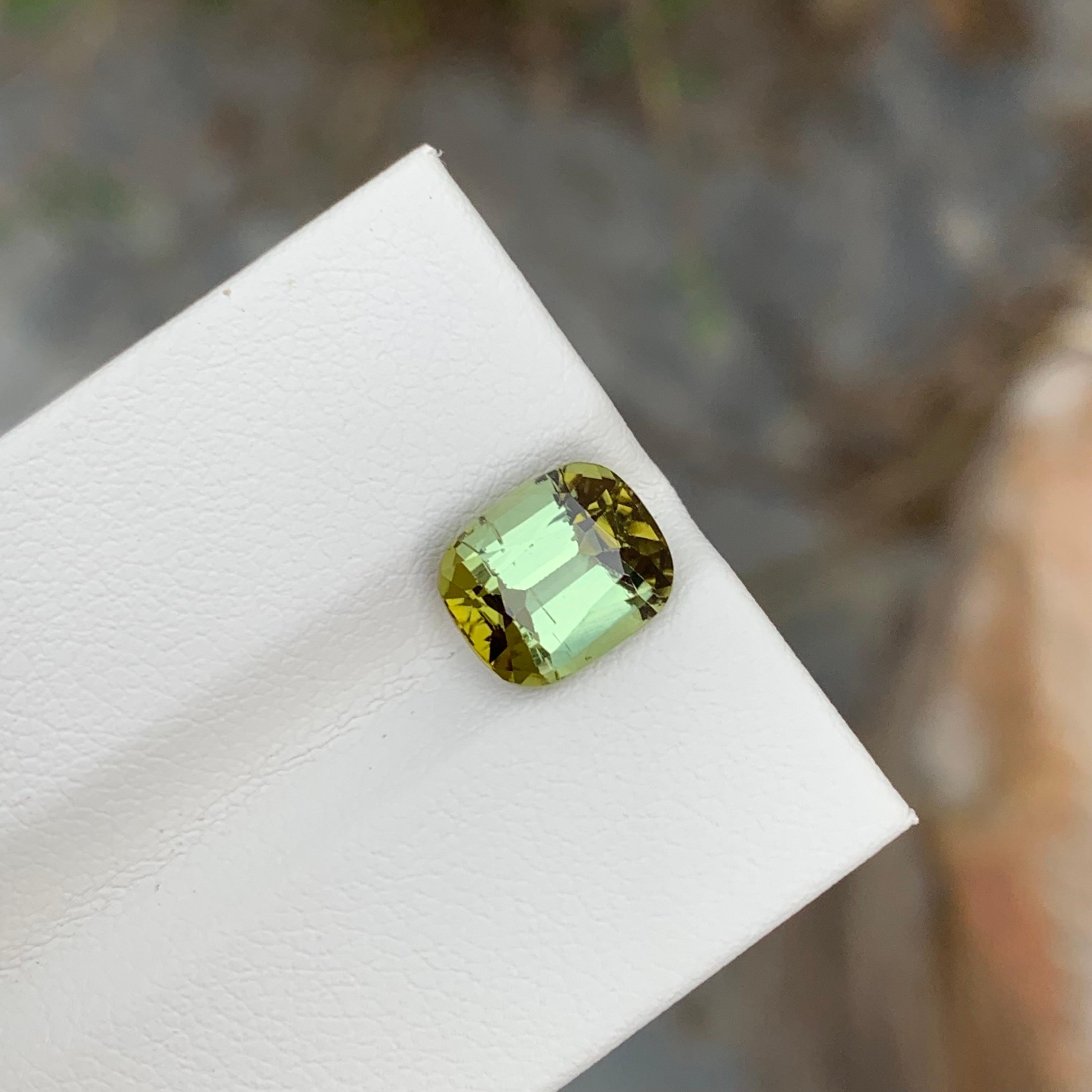 Tourmaline africaine naturelle en forme de coussin de 2.85 carats pour bijoux en vente 1