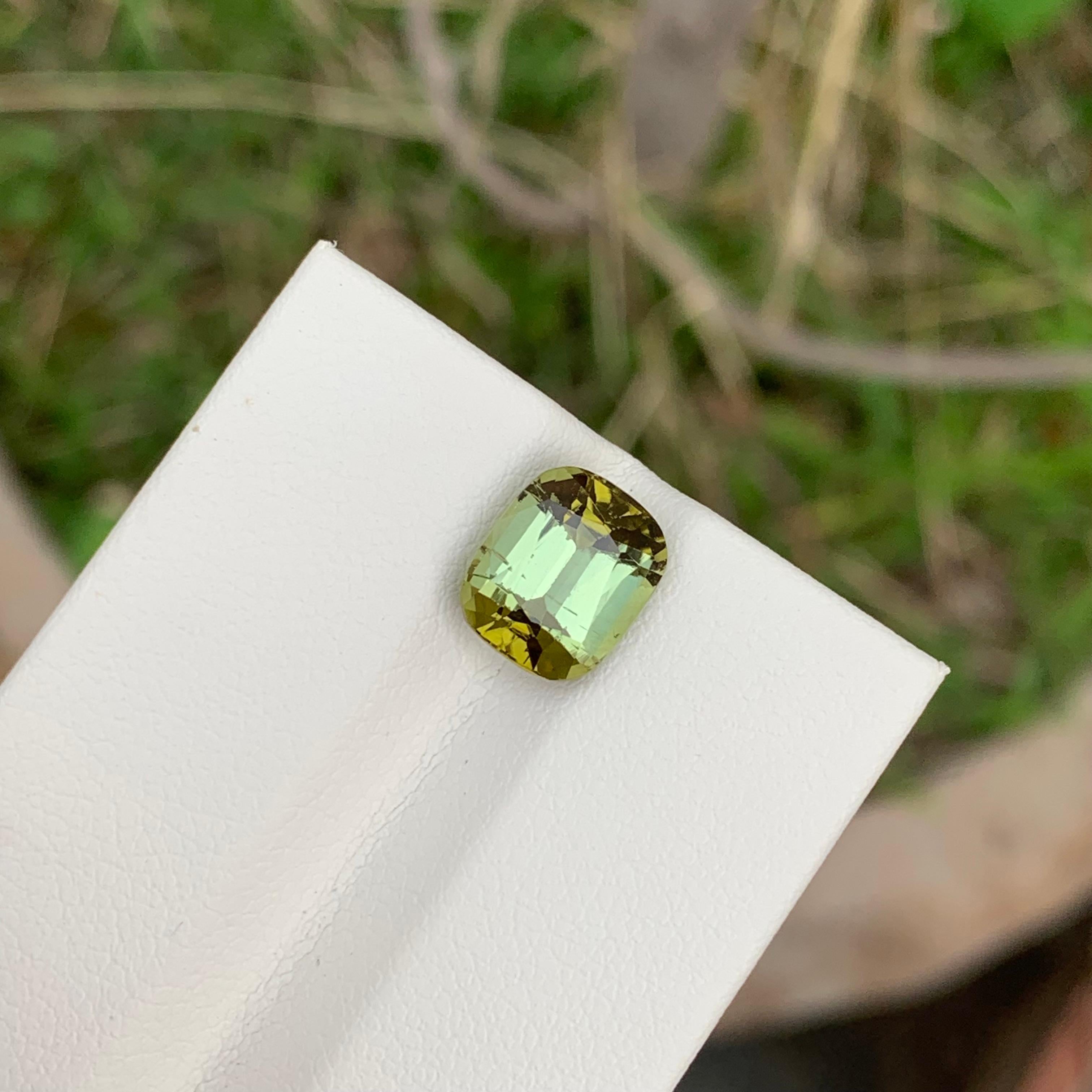 Tourmaline africaine naturelle en forme de coussin de 2.85 carats pour bijoux en vente 3