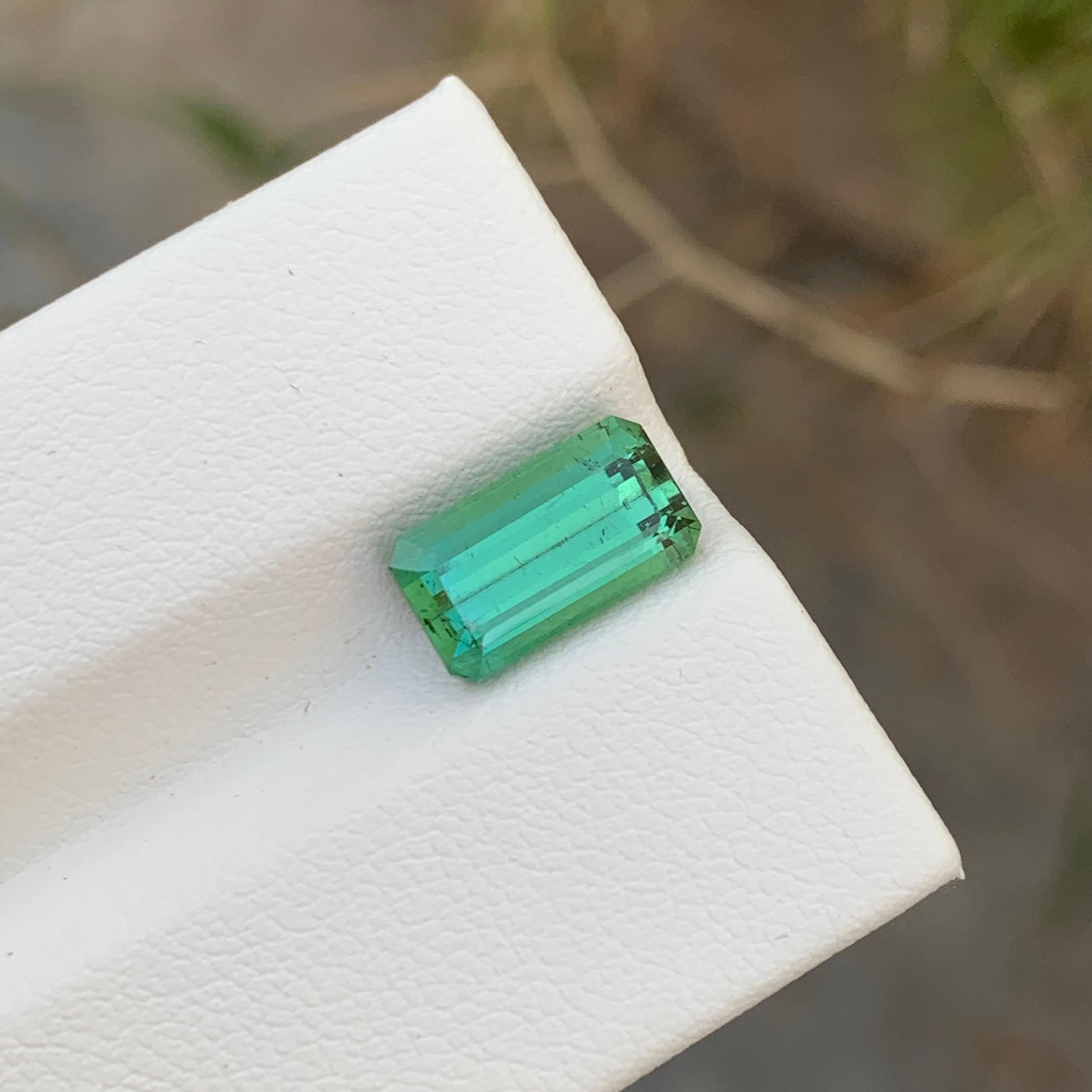 2.85 Carat Natural Loose Mint Tourmaline Emerald Shape Gem For Ring  In New Condition For Sale In Peshawar, PK