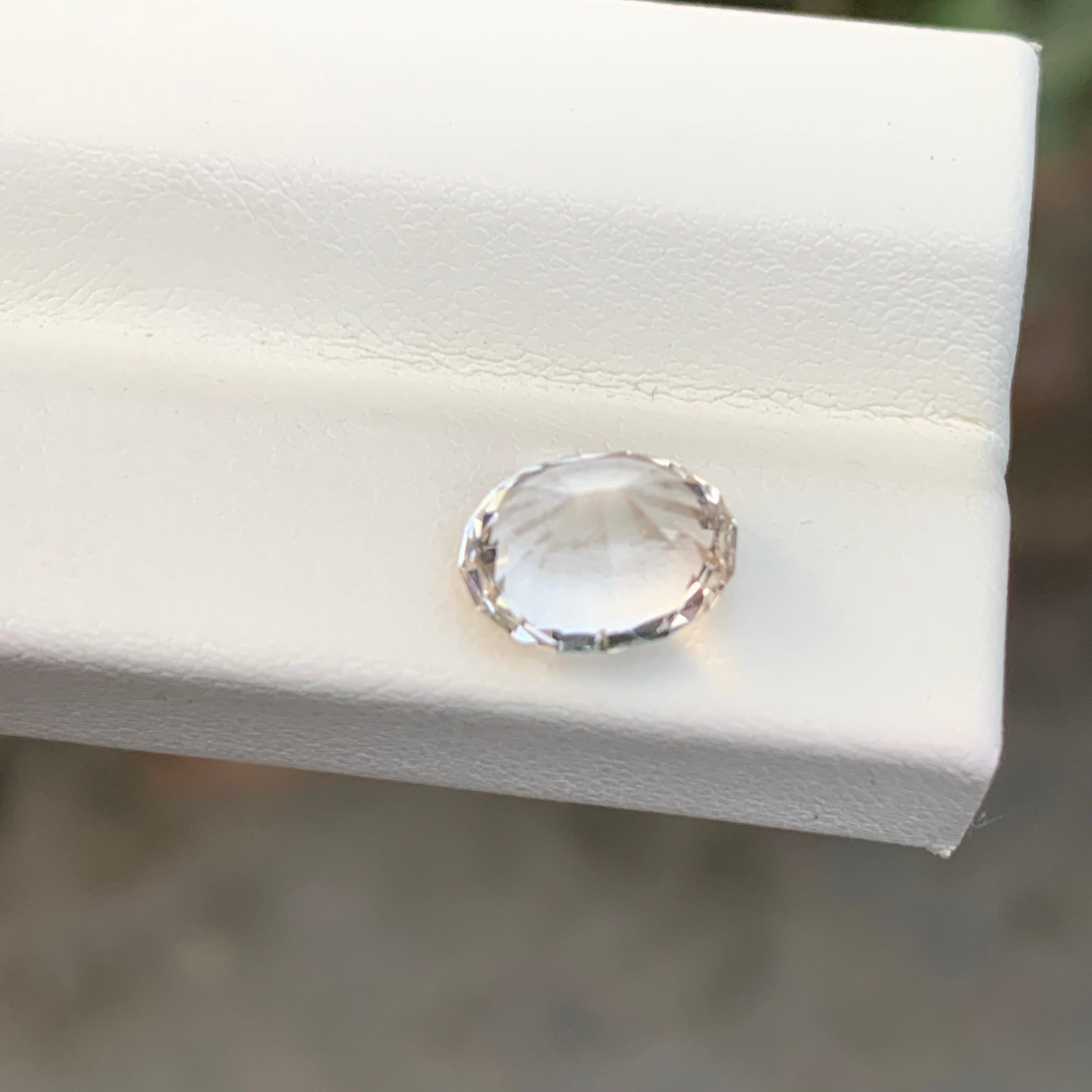 2.85 Carat Natural Loose Golden Topaz Oval Shape Gem In New Condition For Sale In Peshawar, PK