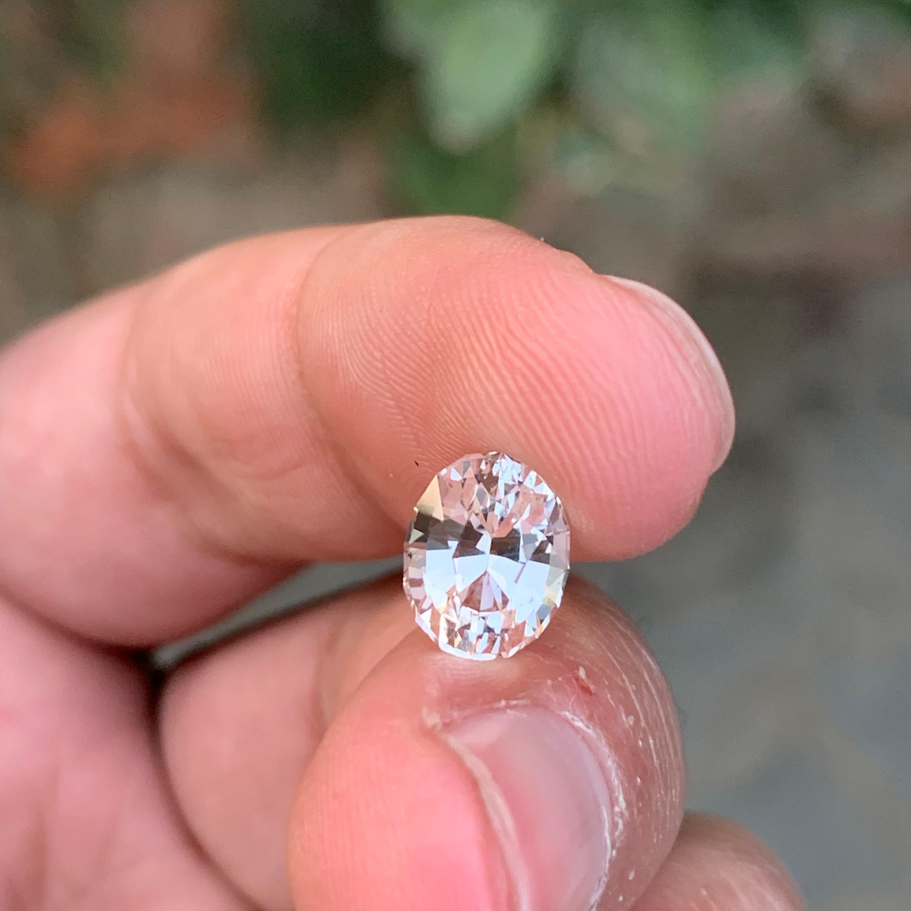 Women's or Men's 2.85 Carat Natural Loose Golden Topaz Oval Shape Gem For Sale