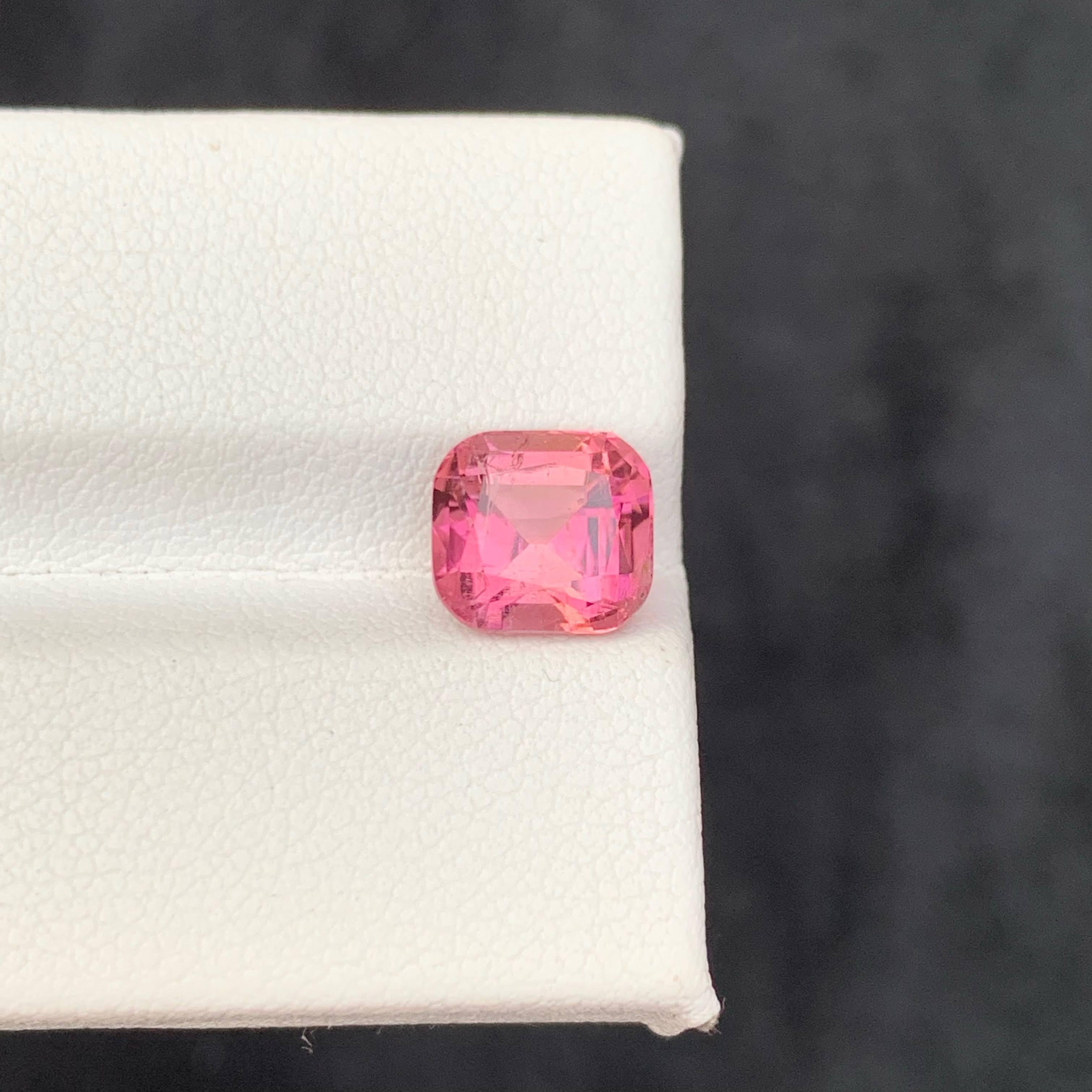Moderno 2.85 Carati di tormalina rosa pesco naturale sciolta con taglio a cuscino Gemma afgana in vendita
