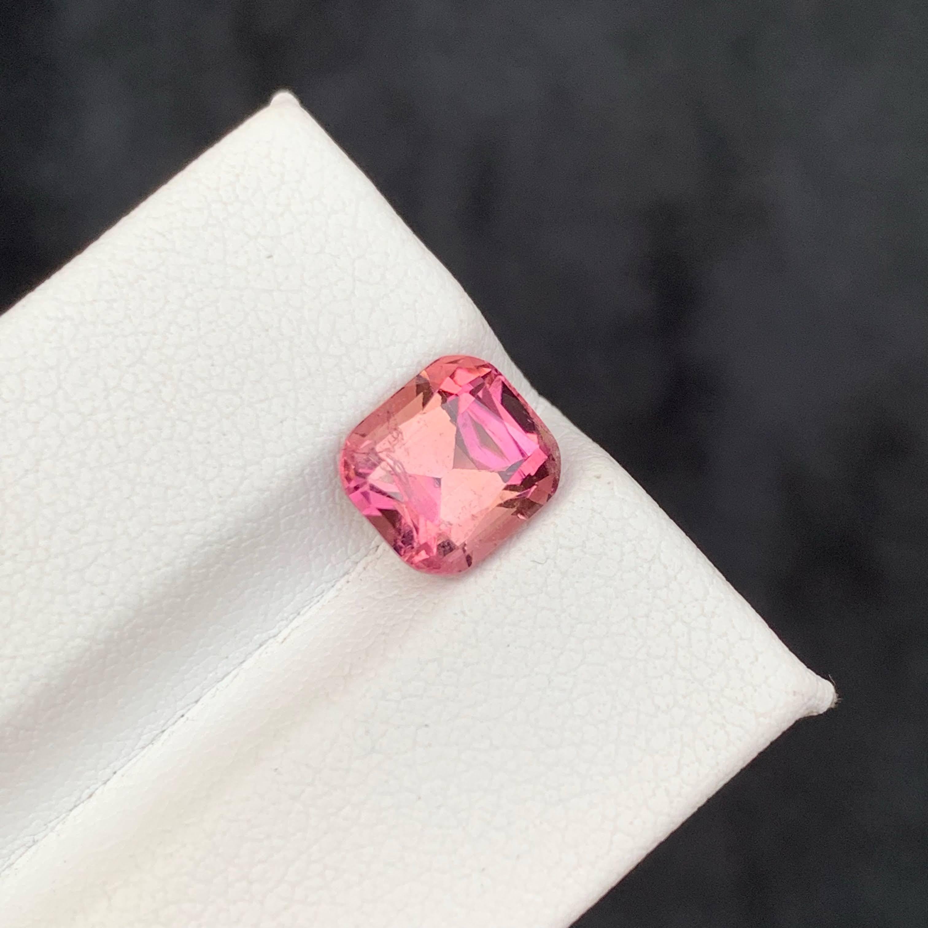 Taglio cuscino 2.85 Carati di tormalina rosa pesco naturale sciolta con taglio a cuscino Gemma afgana in vendita