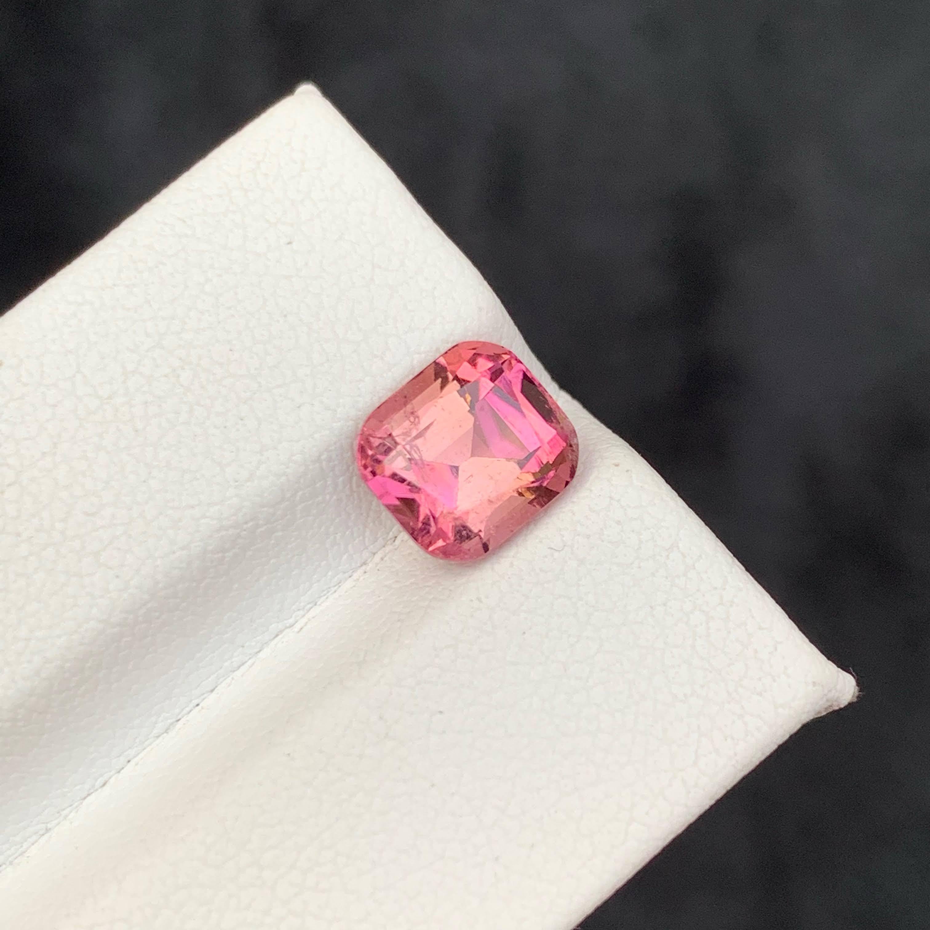 2.85 Carati di tormalina rosa pesco naturale sciolta con taglio a cuscino Gemma afgana In condizioni Nuovo in vendita a Bangkok, TH