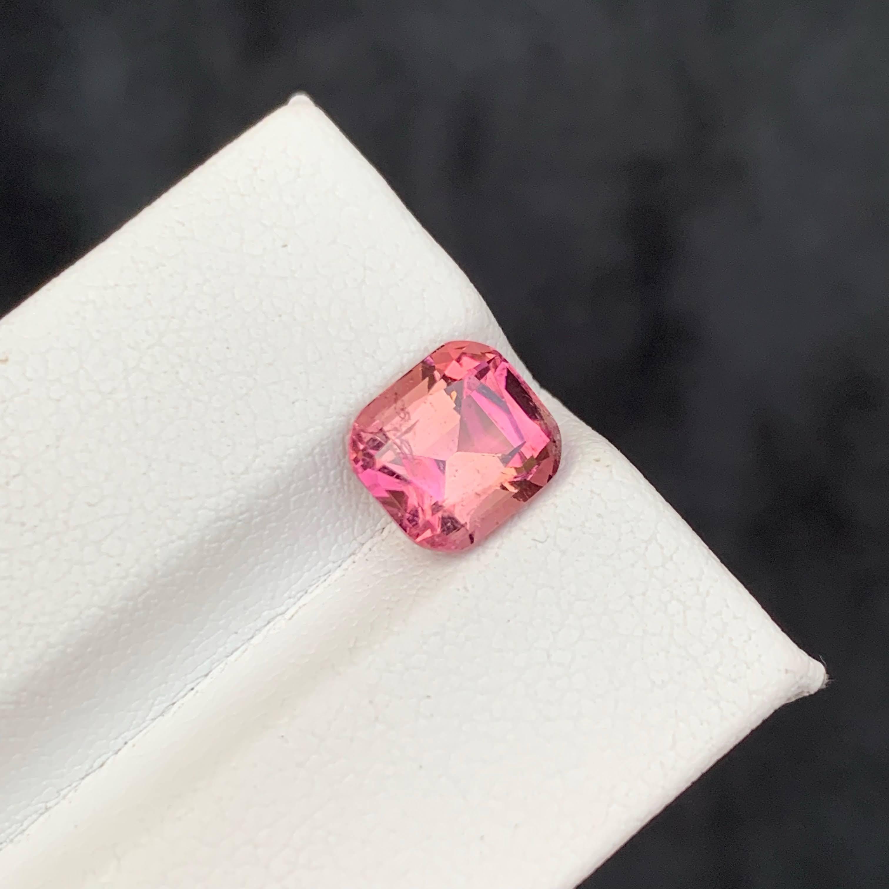 2.85 Carati di tormalina rosa pesco naturale sciolta con taglio a cuscino Gemma afgana in vendita 1