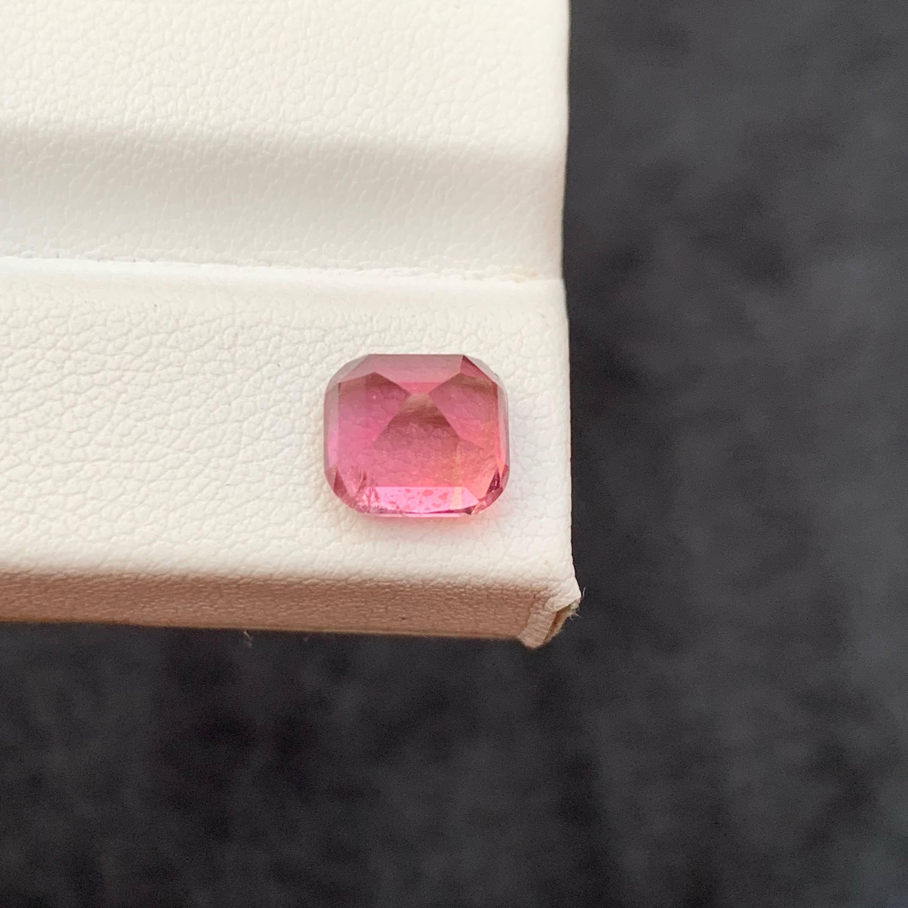 2.85 Carati di tormalina rosa pesco naturale sciolta con taglio a cuscino Gemma afgana in vendita 3