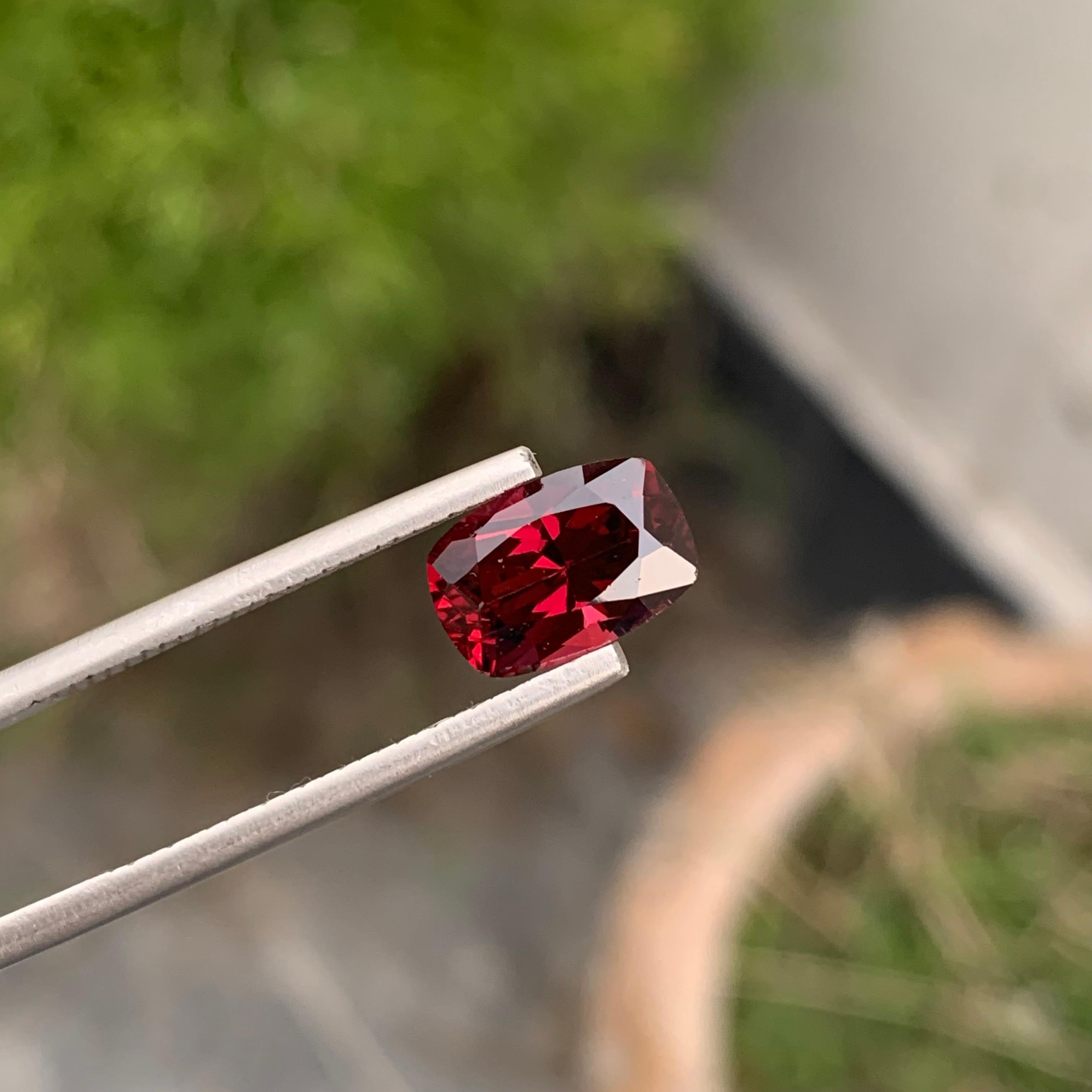 2.85 Carat Natural Loose Rhodolite Garnet Oval Shape Ring Gem For Sale 1