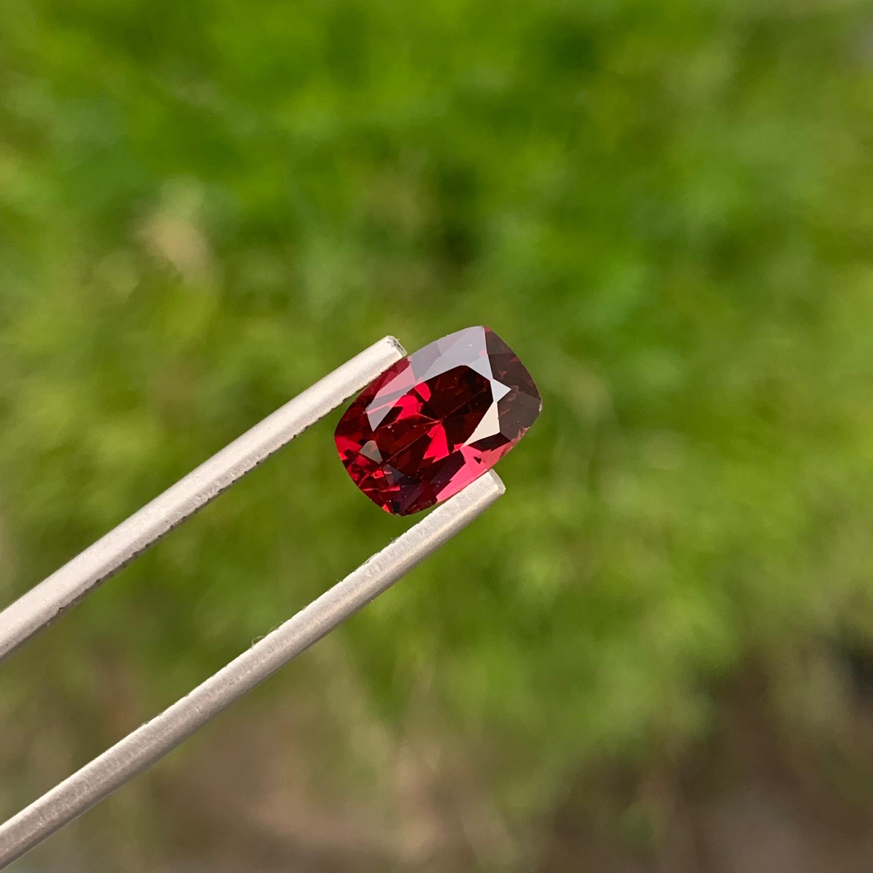 2.85 Carat Natural Loose Rhodolite Garnet Oval Shape Ring Gem For Sale 3