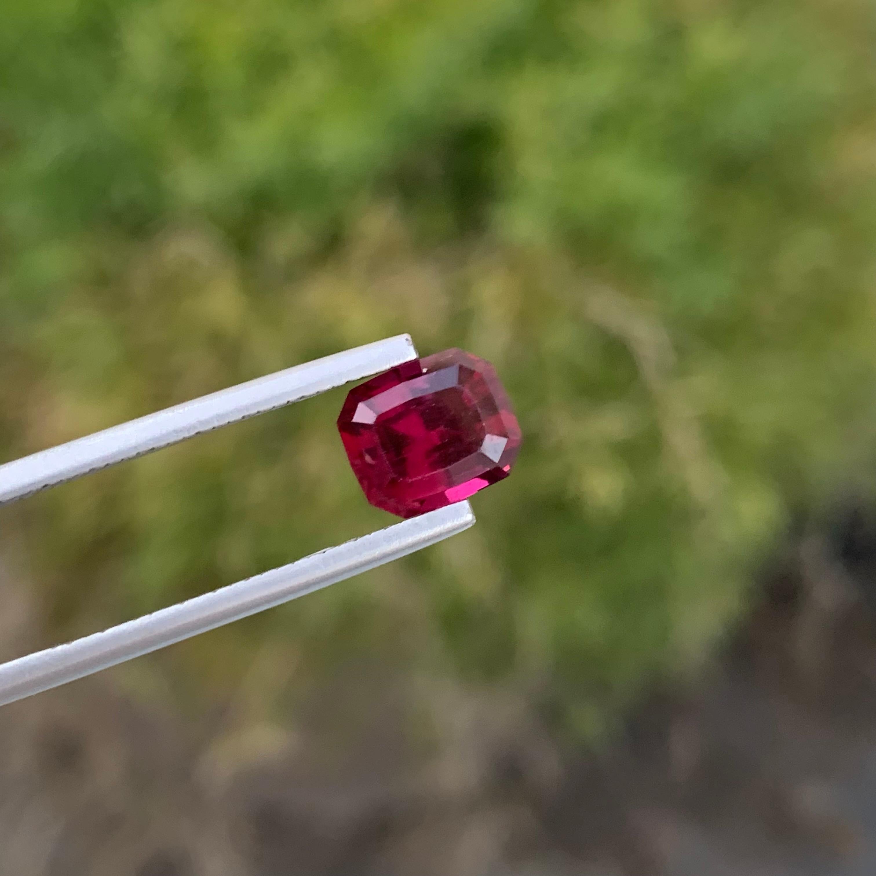 2.85 Carat Natural Loose Rhodolite Garnet Emerald Shape Gem For Jewellery For Sale 5