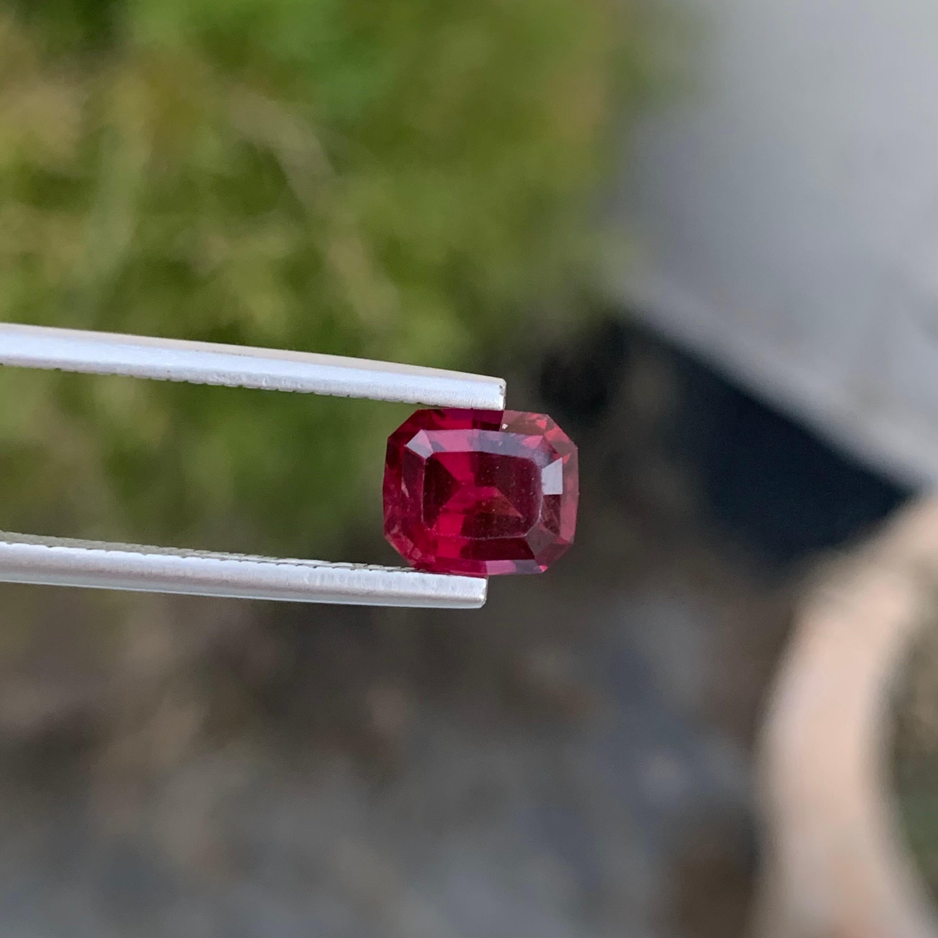 2.85 Carat Natural Loose Rhodolite Garnet Emerald Shape Gem For Jewellery For Sale 2