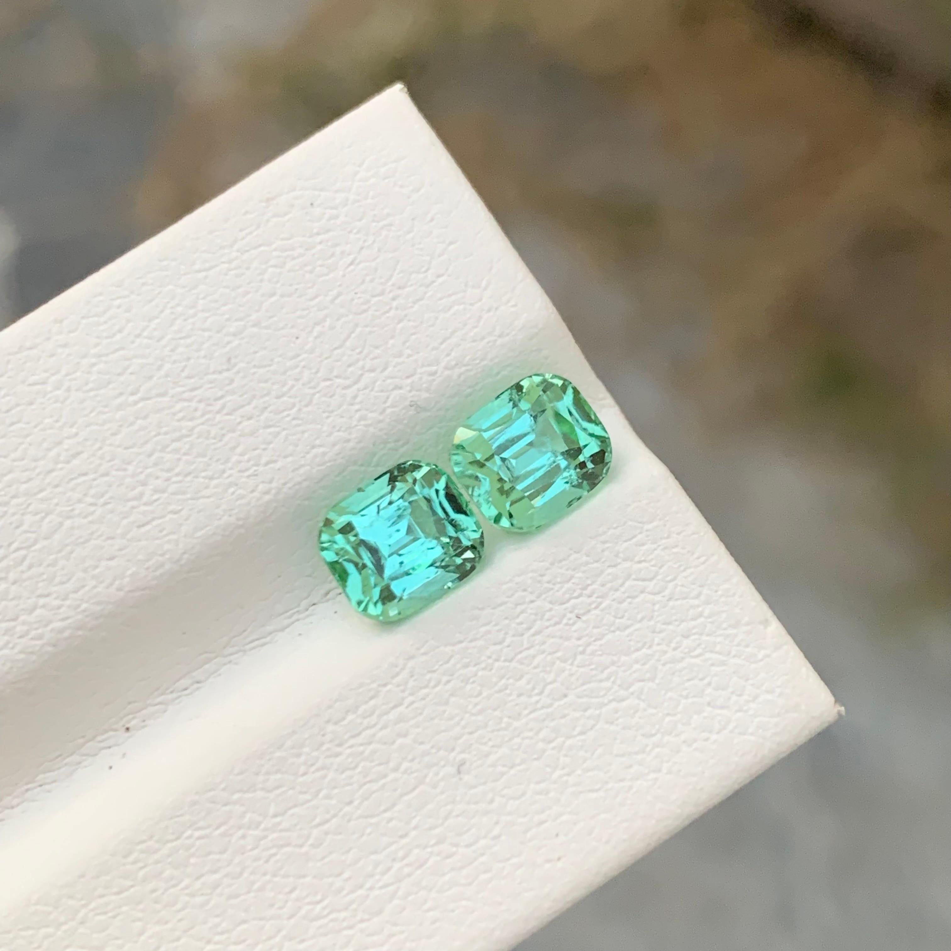 2.85 Carat Natural Loose Seafoam Tourmaline Pair Cushion Shape Gemstone en vente 3