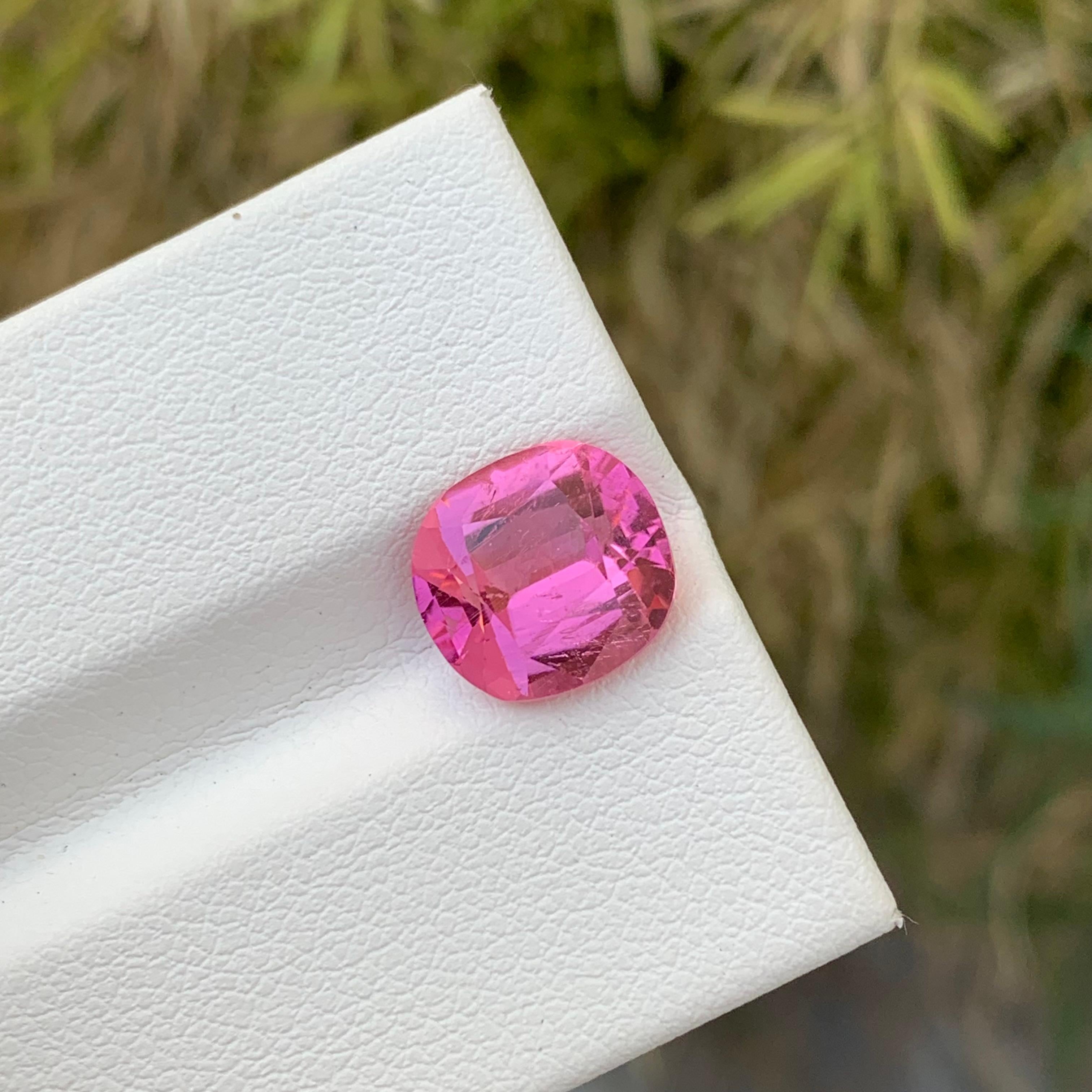 Arts and Crafts Tourmaline rose douce de 2,85 carats en forme de coussin pour bague en vente
