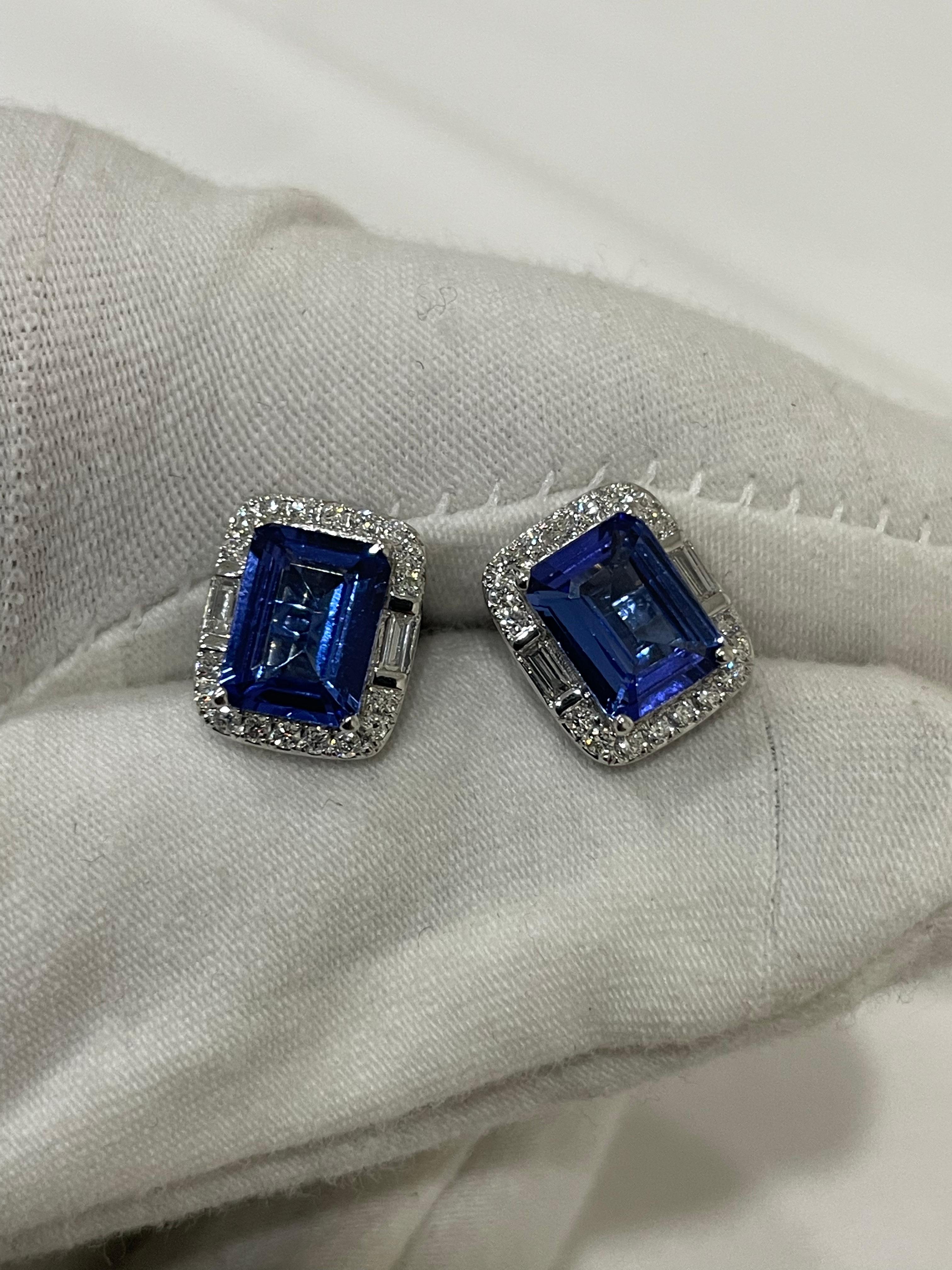 Women's 2.85 Carat Natural Tanzanite and Diamond Stud Earrings in 18K White Gold For Sale