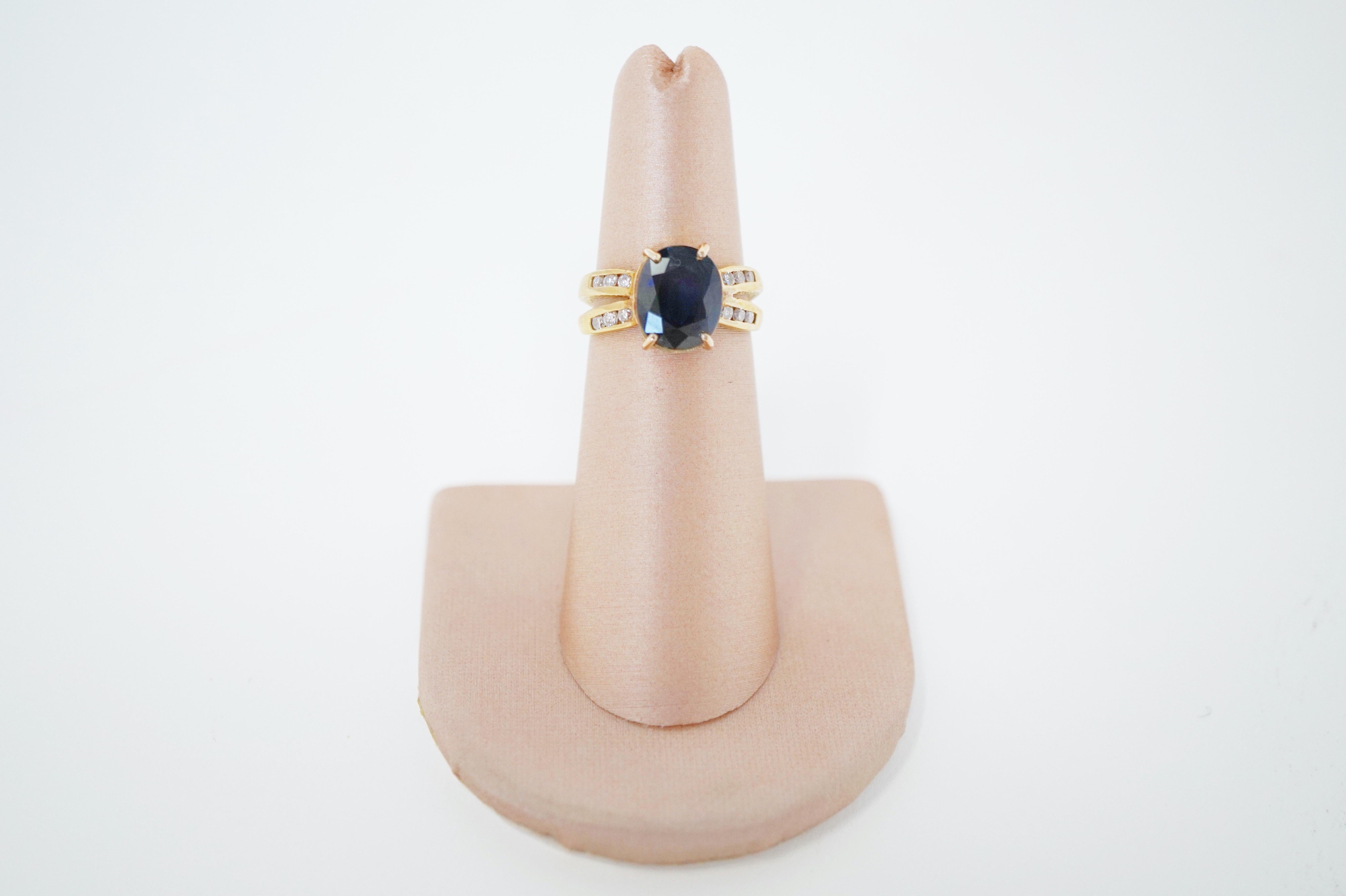 2.85 Carat Oval Cut Sapphire 14 Karat Gold Engagement Ring with Diamonds For Sale 10