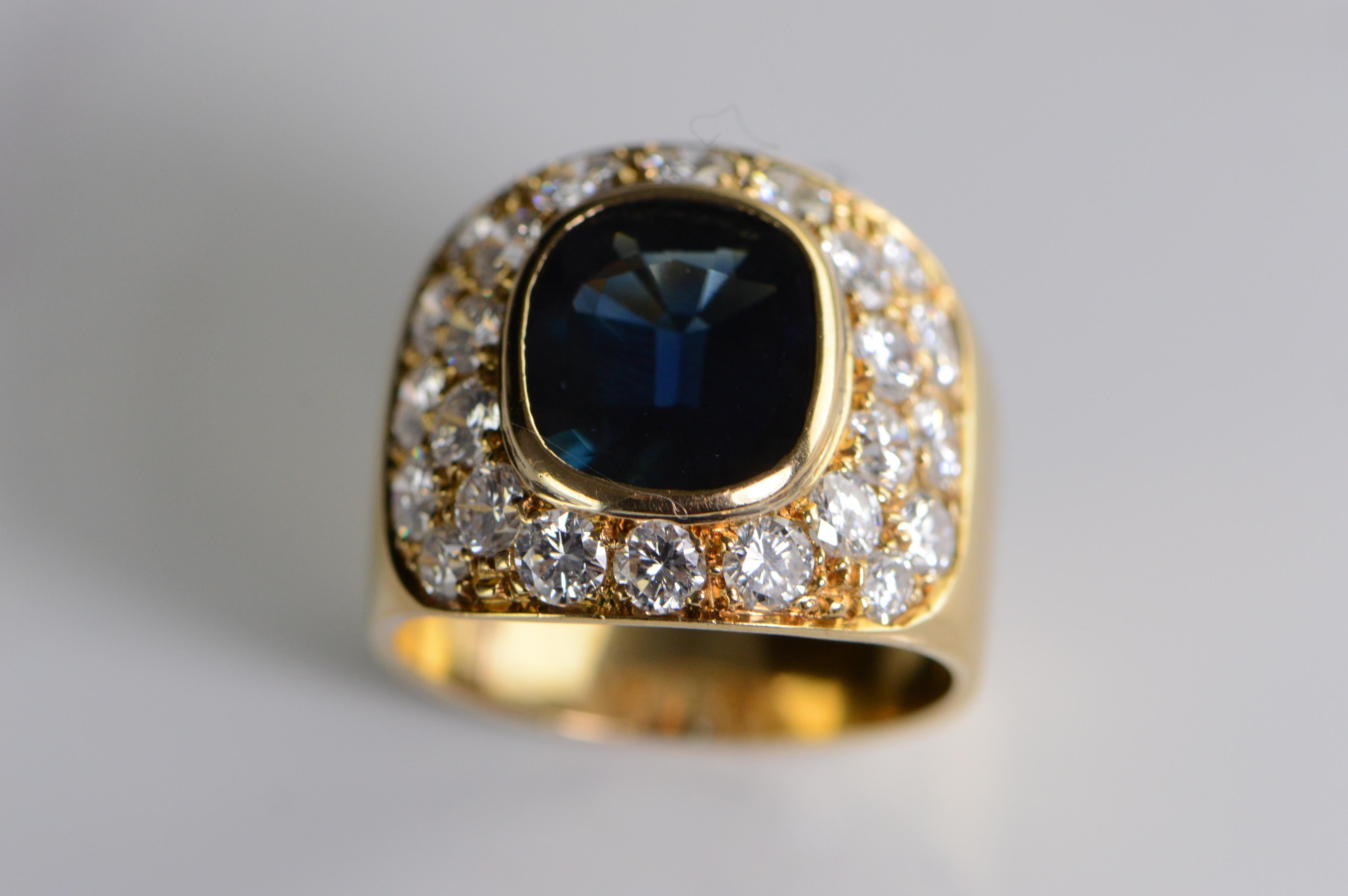 2.85 Carat Sapphire Diamond Accented Gold Ring For Sale 1