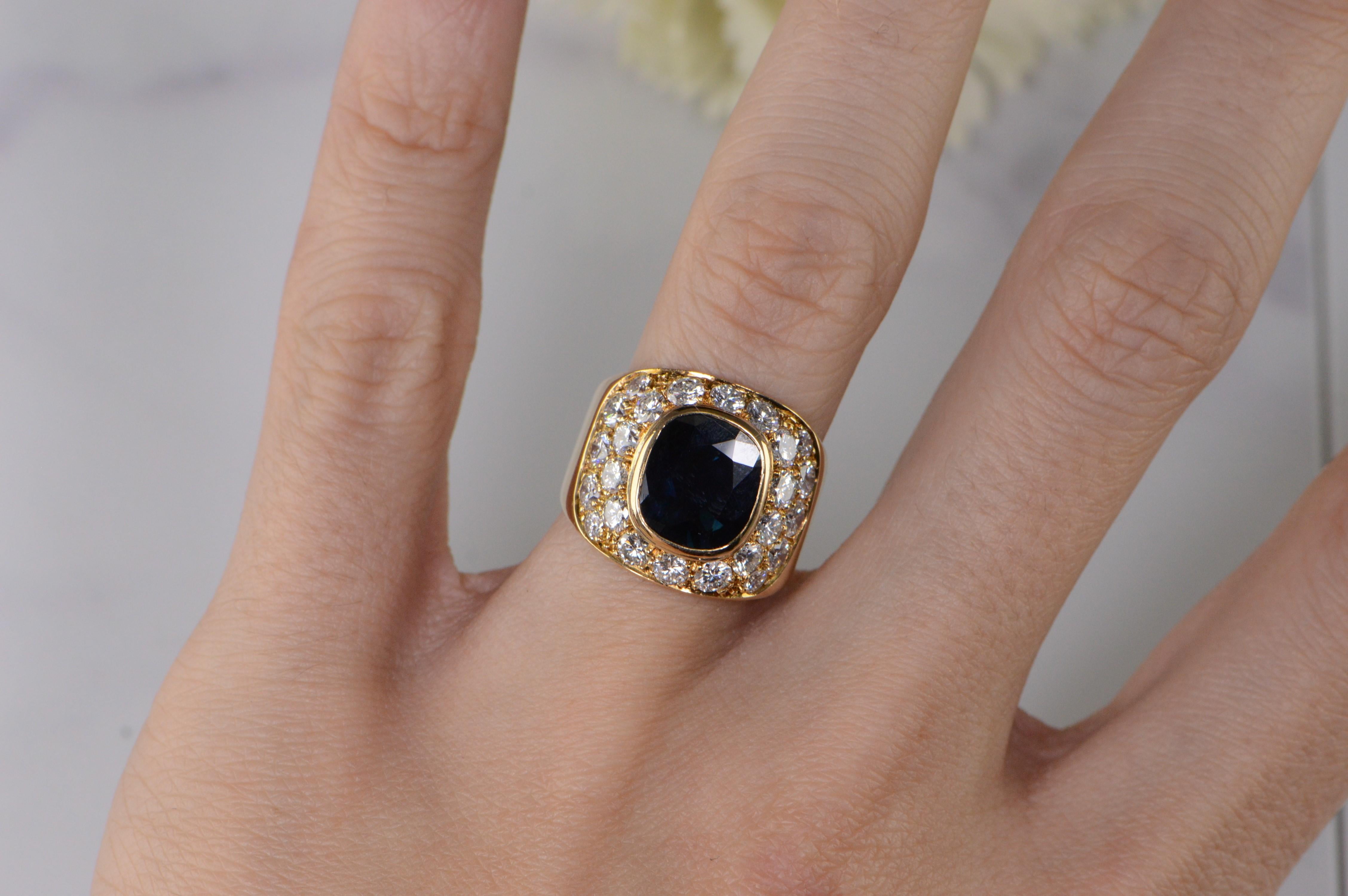 2.85 Carat Sapphire Diamond Accented Gold Ring For Sale 3