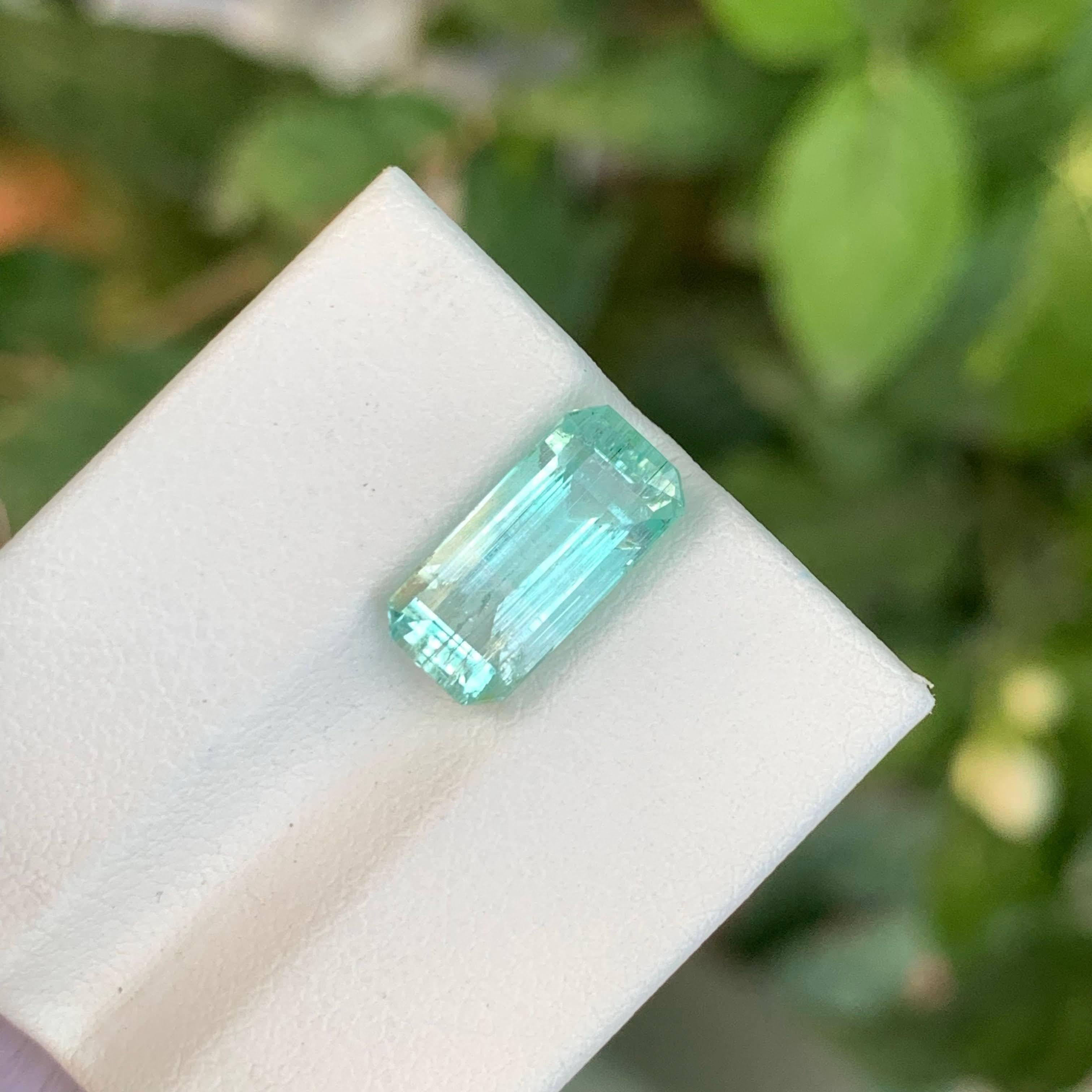 2.85 carats Loose Emerald Stone Emerald Cut Natural Afghan Gemstone In condizioni Nuovo in vendita a Bangkok, TH