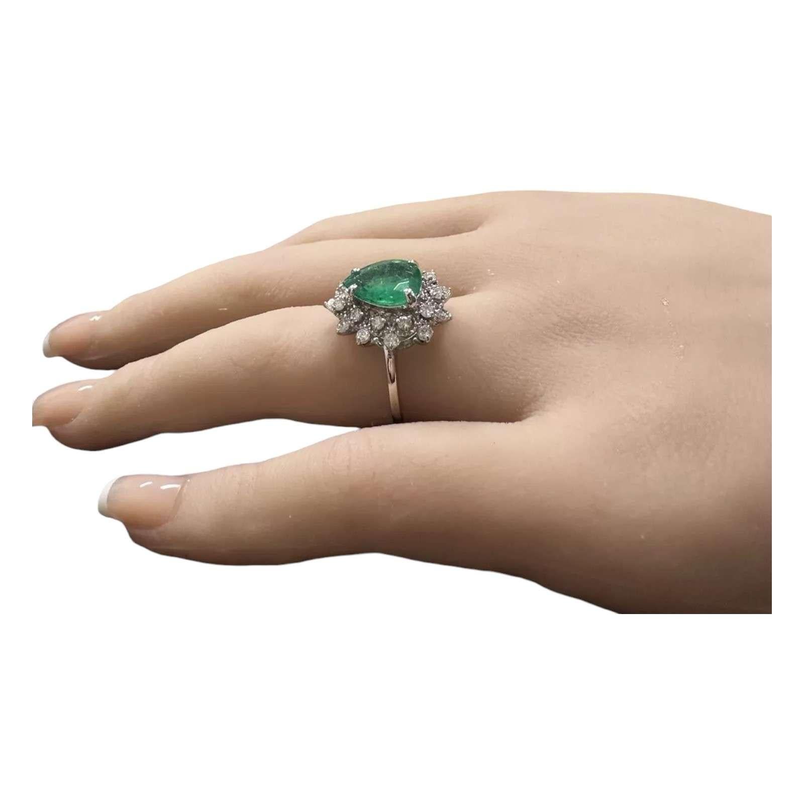 2,85 Karat Natürlicher Smaragd und Diamant 14K Massiv Weißgold Ring im Angebot 2