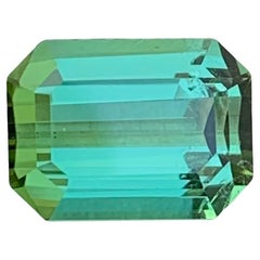 Tourmaline naturelle non sertie de 2,85 carats en forme d'émeraude de menthe pour bijoux 
