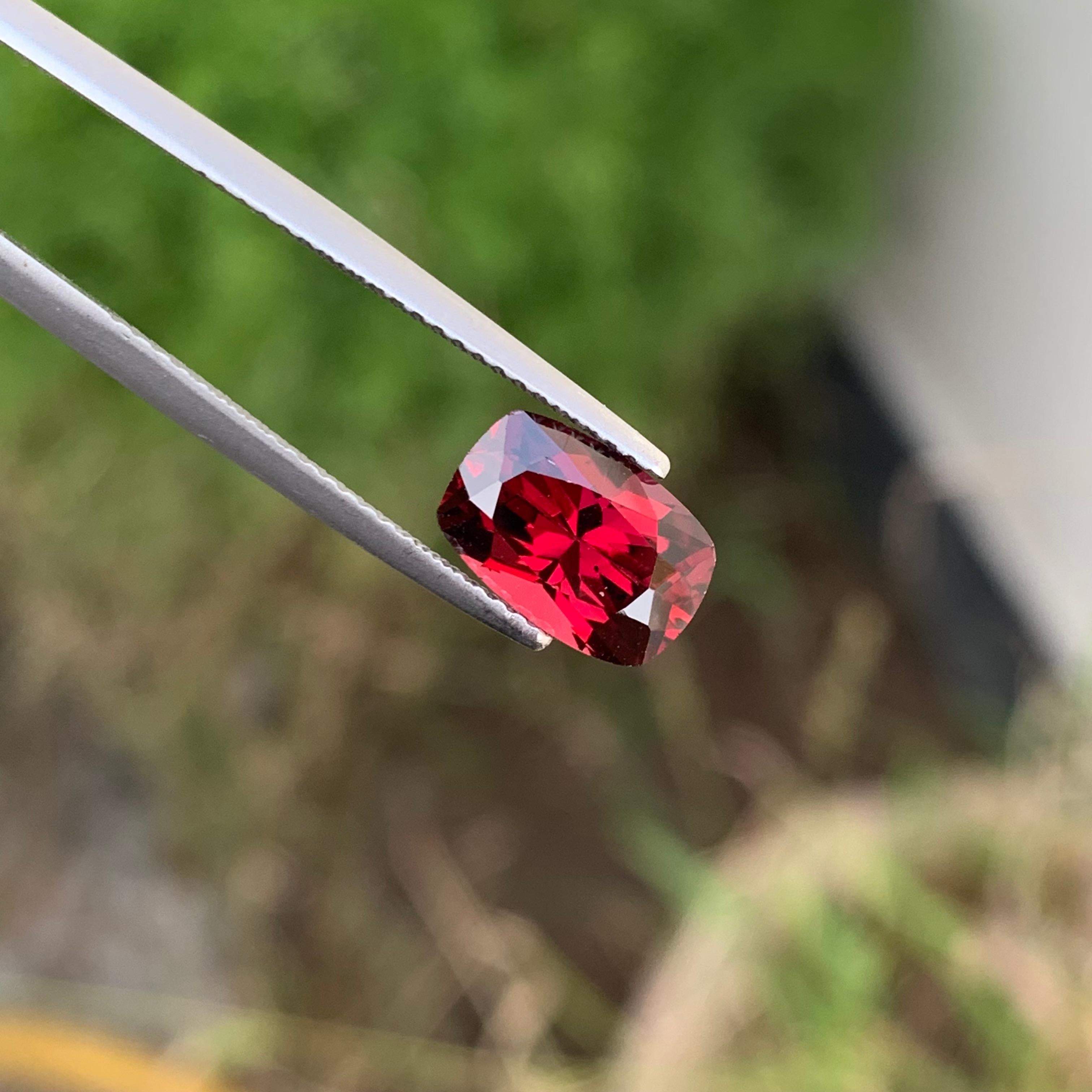 Arts and Crafts 2.85 Carats Natural Loose Red Rhodolite Garnet Oval Shape Ring Gemstone  For Sale