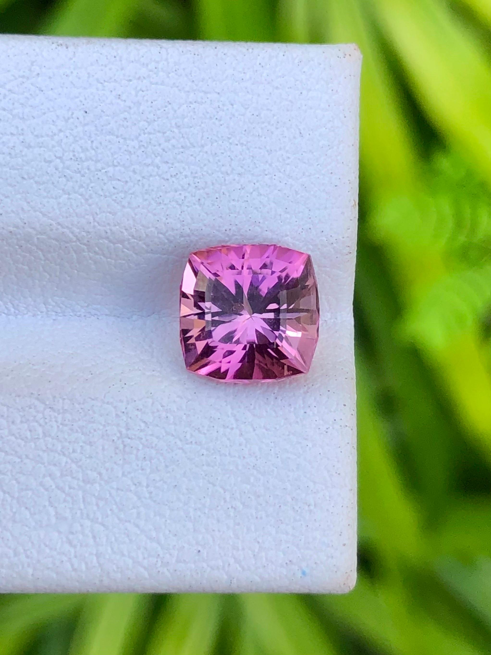 Women's or Men's 2.85 Ct Natural pink Tourmaline precision cut eye clean clarity For Sale
