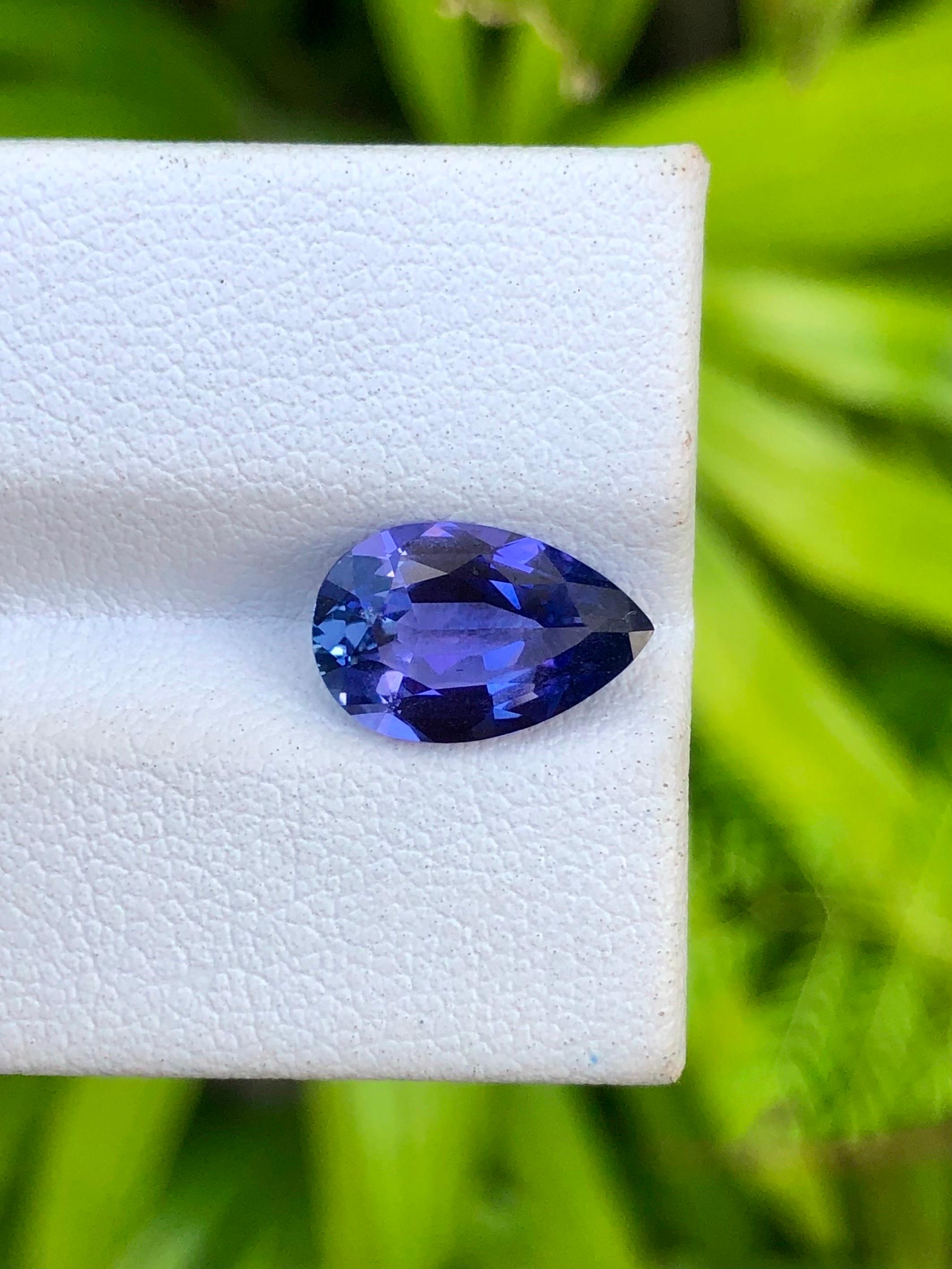 Taglio a goccia 2,85 carati di tanzanite naturale non riscaldata Pietra preziosa tagliata di precisione Qualità occhio pulito in vendita