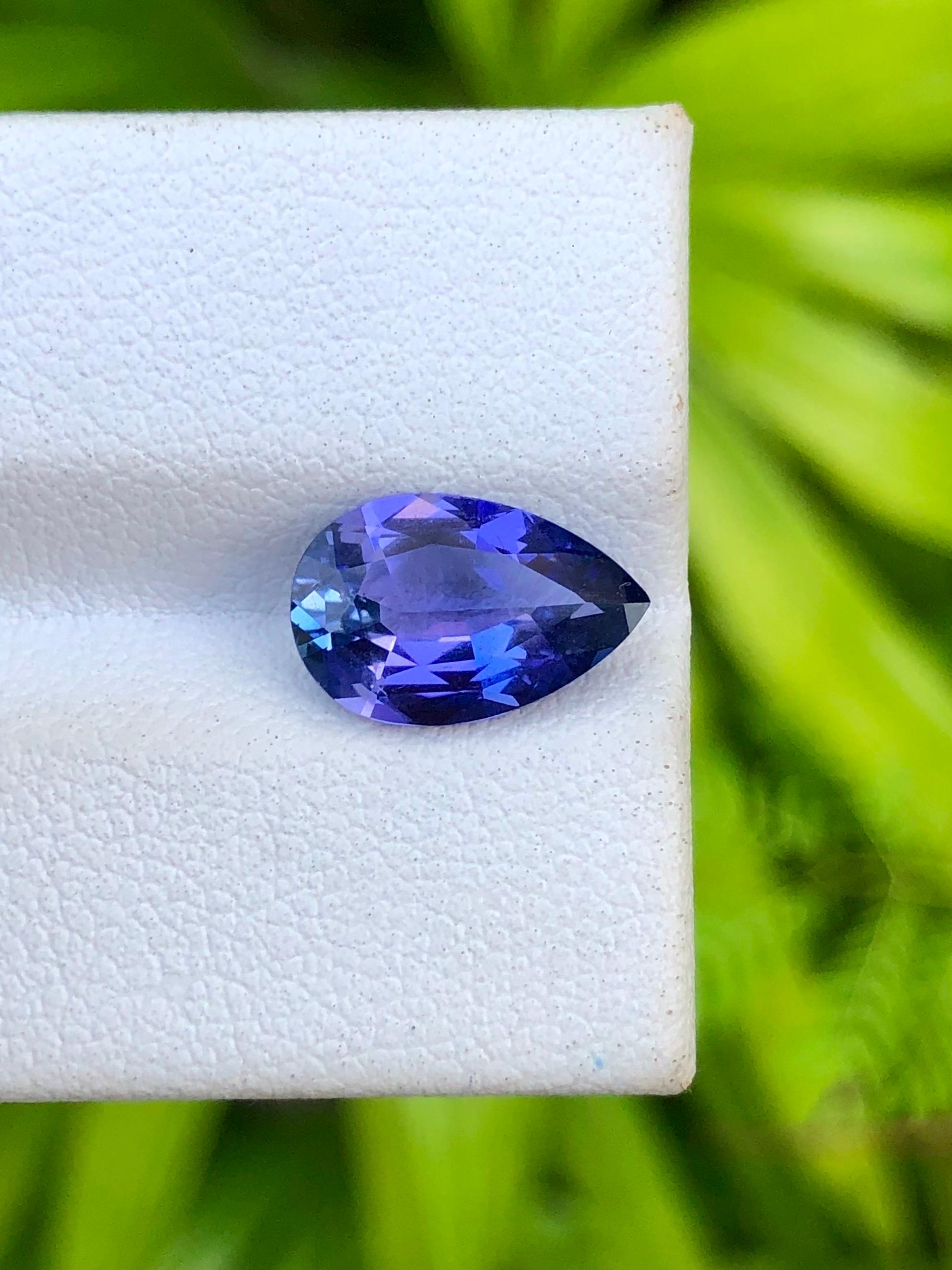2,85 carati di tanzanite naturale non riscaldata Pietra preziosa tagliata di precisione Qualità occhio pulito in vendita 1