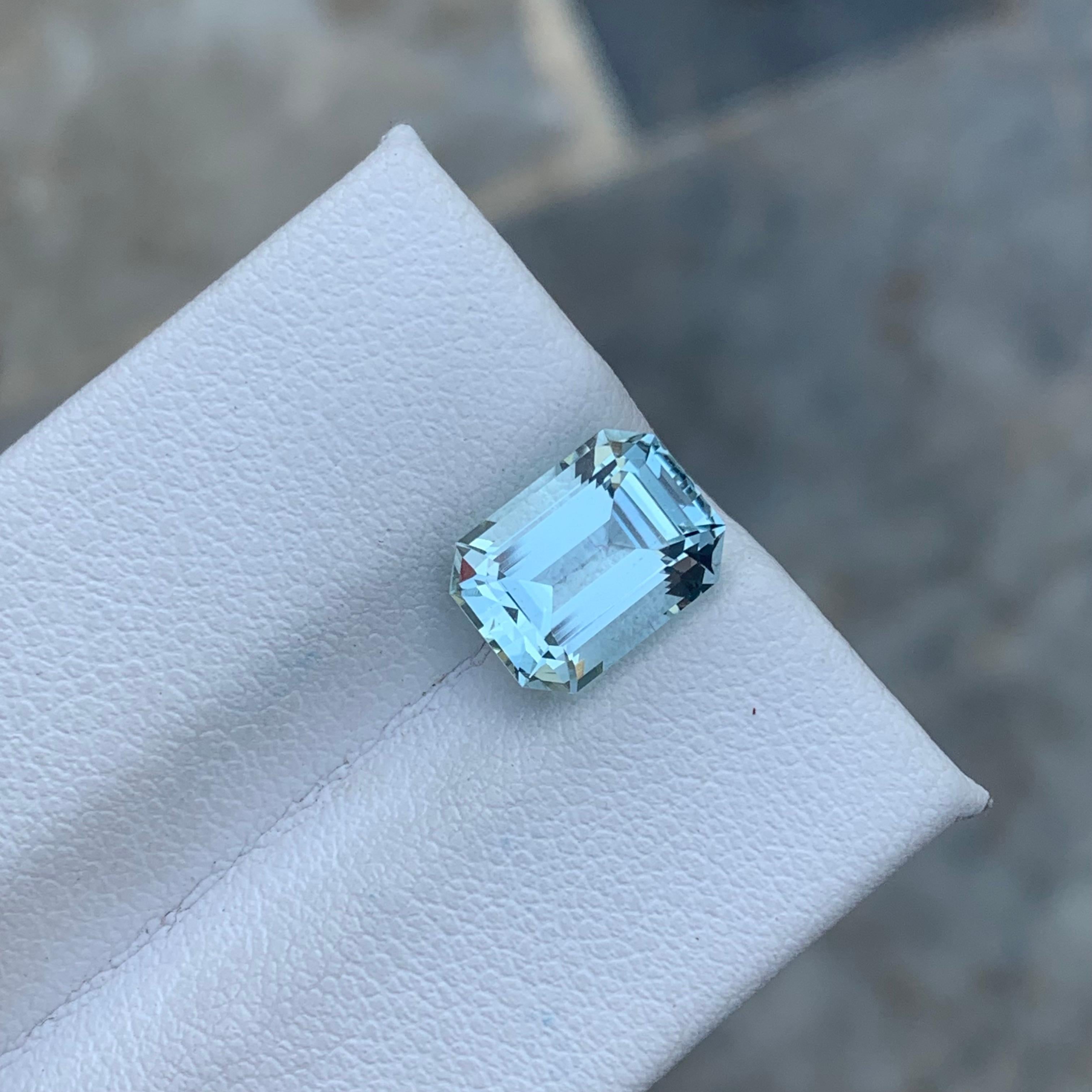 2.85 CTS Natural Light Seafoam Color Loose Aquamarine March Birthstone Gemstone In New Condition For Sale In Peshawar, PK