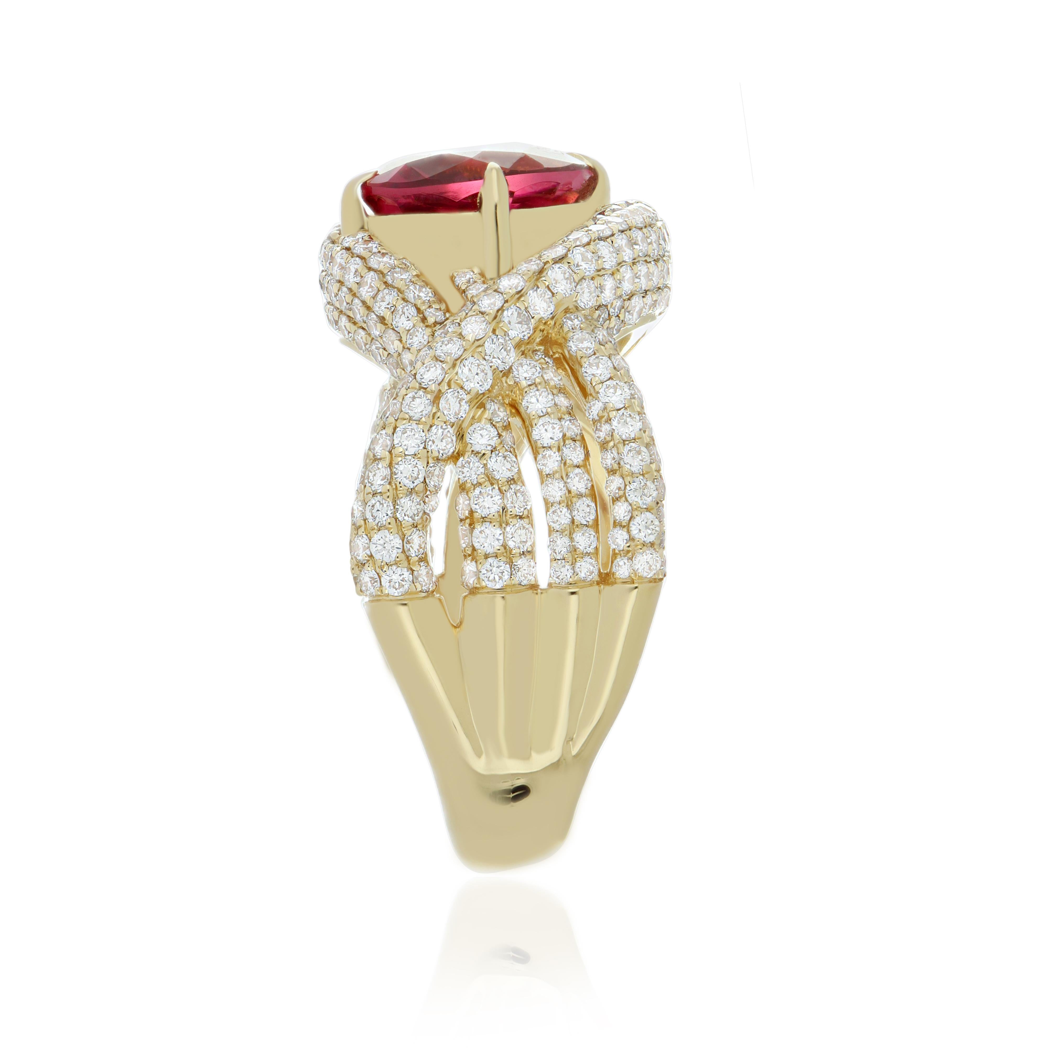 2.85 CT's Rubellite & Diamond Ring in 18 karat Yellow Gold Hand-crafted Ring For Sale 1