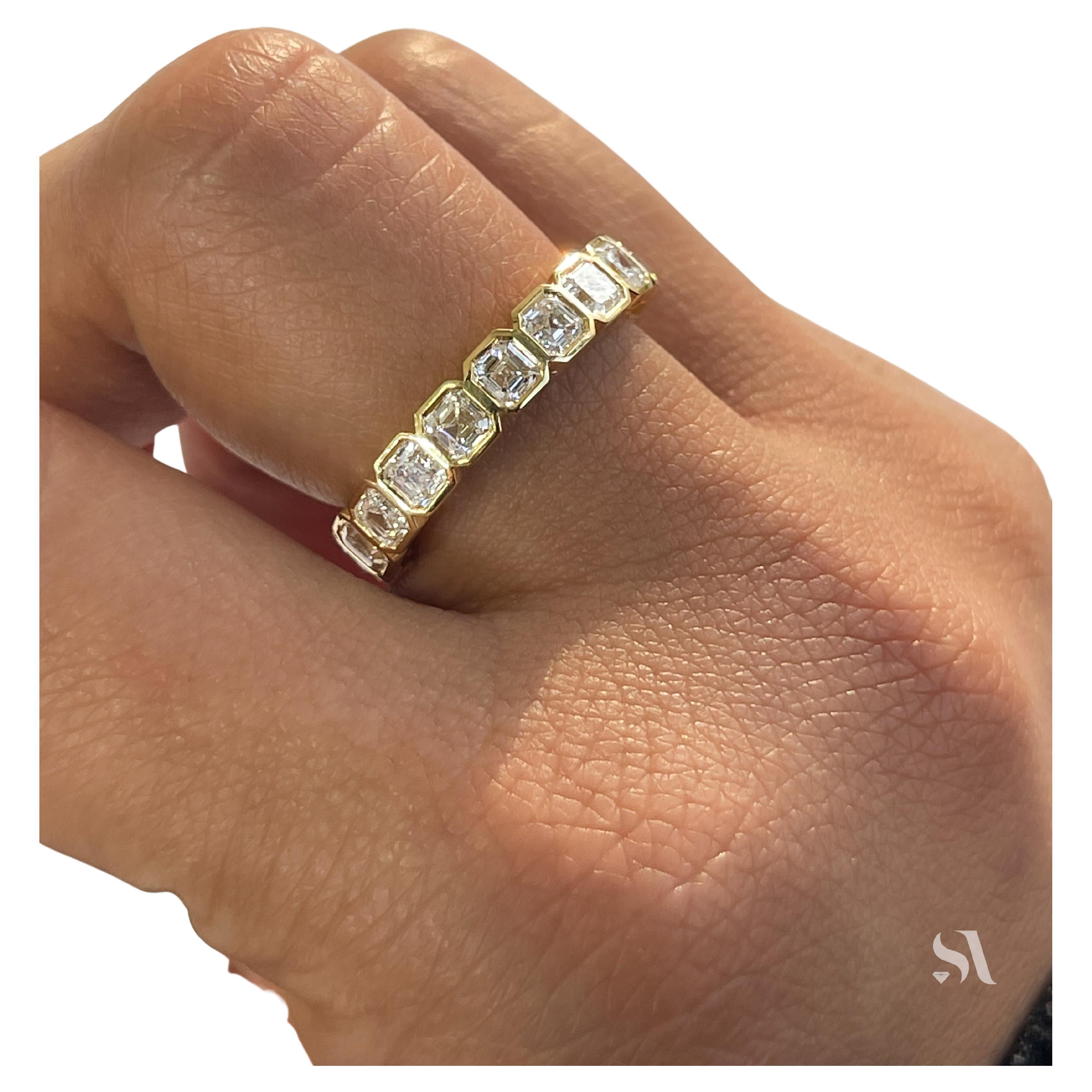 Bague éternité en or 18 carats avec diamant taille Asscher de 2,85 ctw et diamant naturel serti en lunette