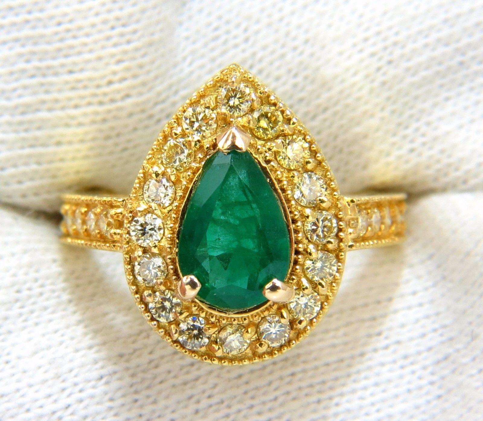 Anello con diamante naturale a pera brillante 2,85ct 14kt G/Vs +Gialli di fantasia In condizioni Nuovo in vendita a New York, NY