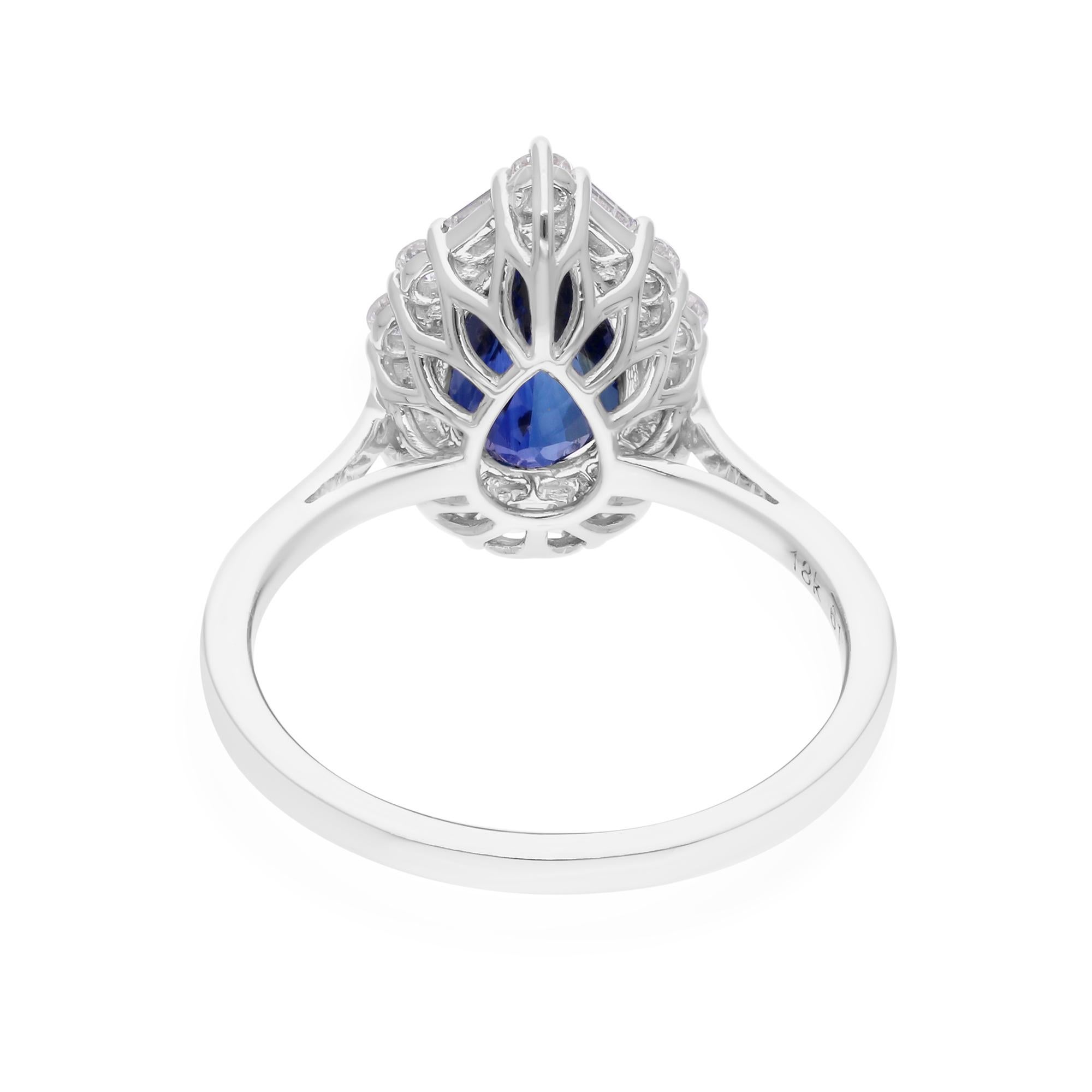 in vendita:  Anello di fidanzamento in oro bianco 18k con zaffiro blu taglio pera e diamante aureolato SI/H da 2,85 carati 6