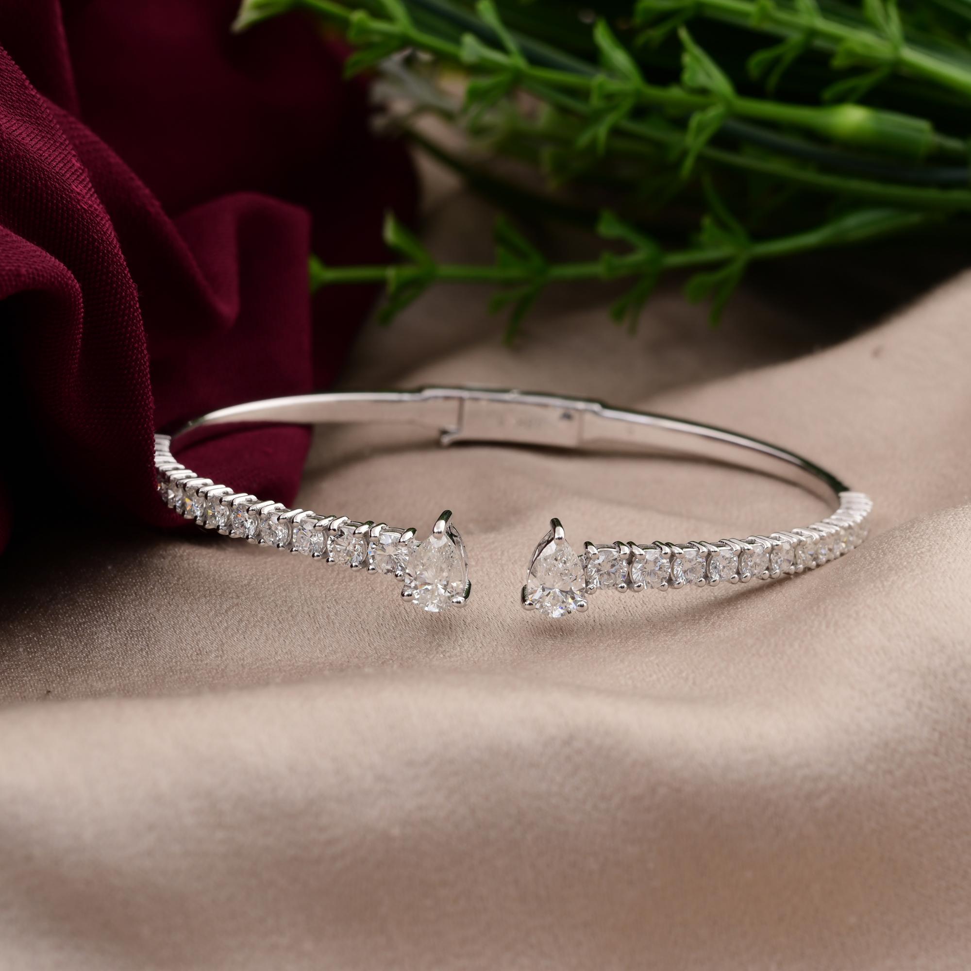 Taglio a goccia 2.85Ct Pear Round SI/H Diamond Cuff Bangle Bracciale in oro bianco 18k Fine Jewelry in vendita