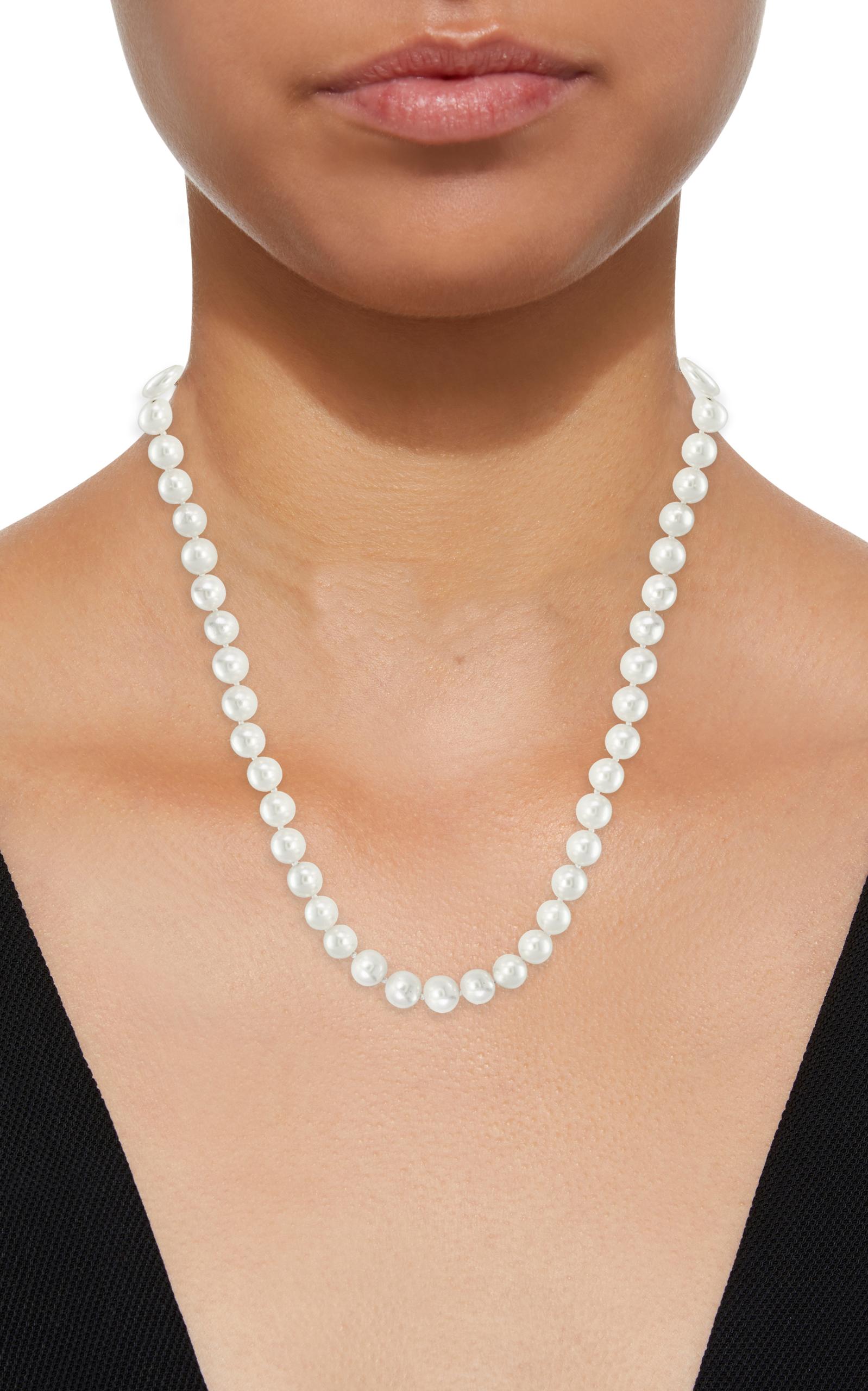 286 Akoya Pearls Strand Necklace and Bracelet Set 18 Karat Gold/ Diamond Clasp For Sale 9